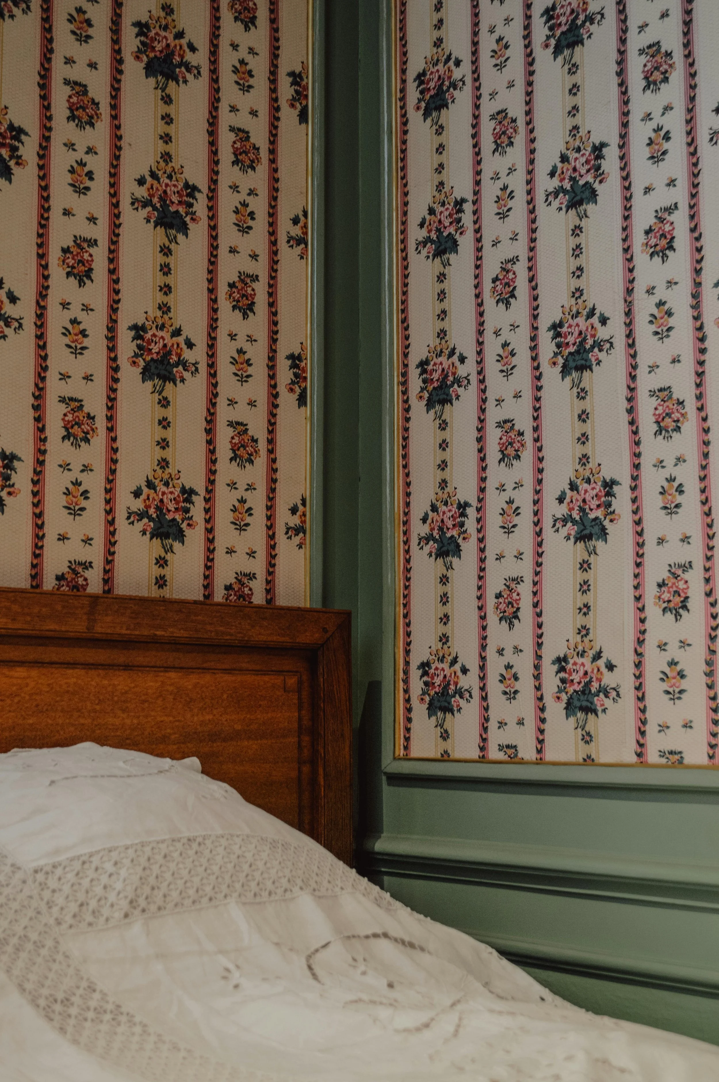 How to Choose Wallpaper Without Regret | Repeat, Scale &amp; Designer Tips Ep #63