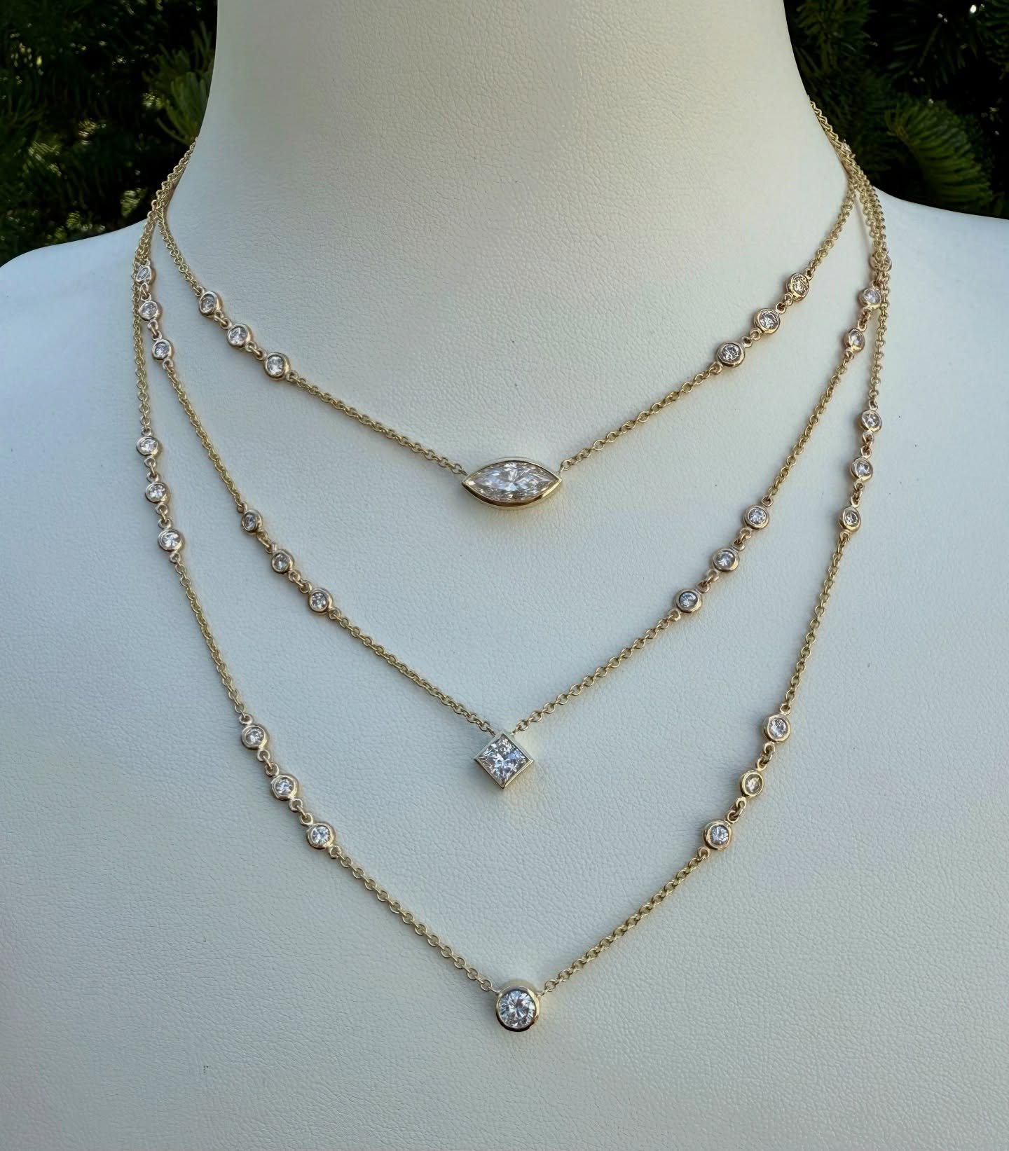 Now that Christmas is over and the gifts have been given, I can share all the projects I have been working on. Another gorgeous heirloom remake! 💝 

Beginning with 3 rings, each with a different shaped center stone (marquise, round and princess cuts