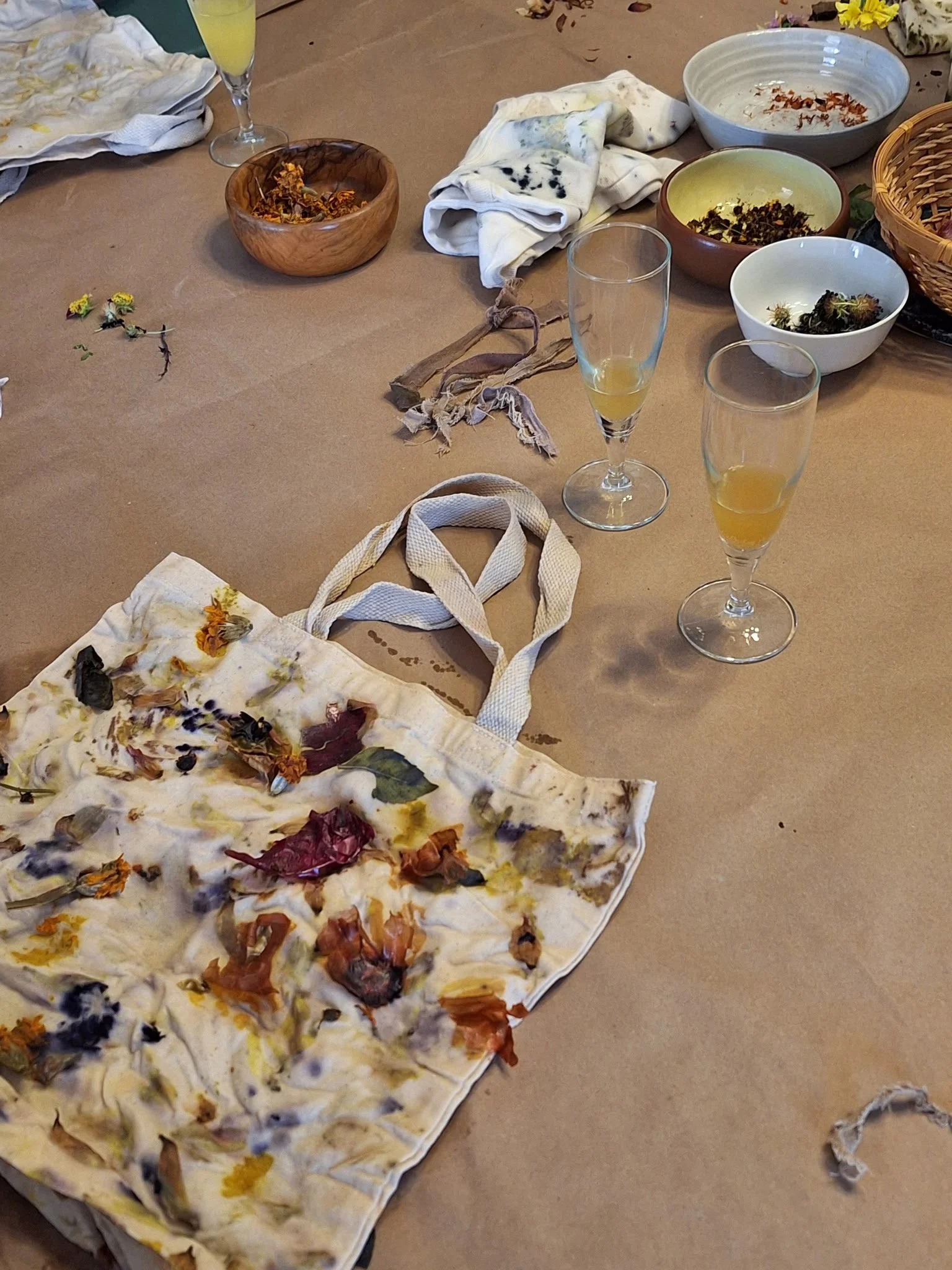 Botanical Dye Tote Workshop feat. Earthencolor 