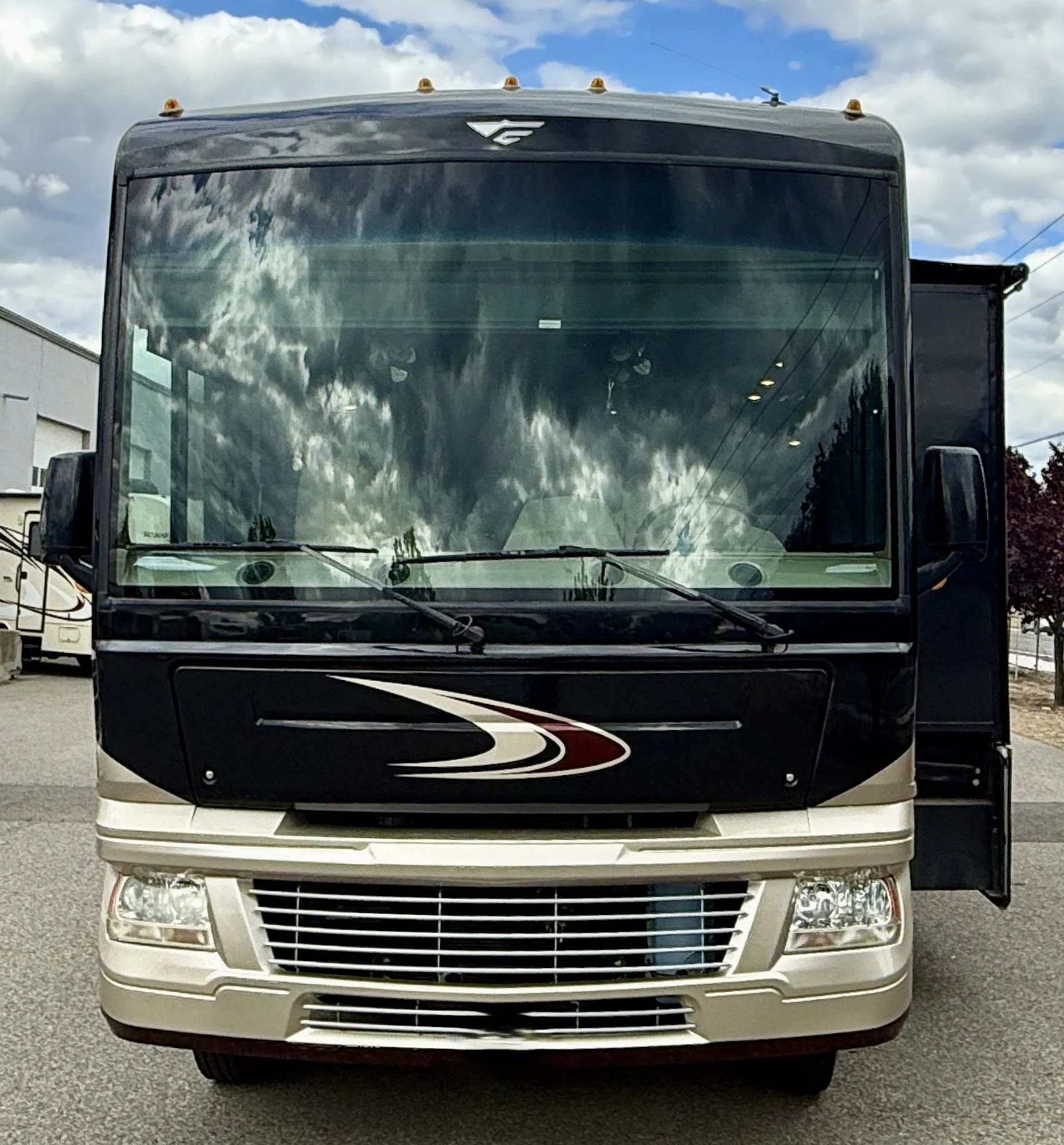 2014 Fleetwood Bounder 33C