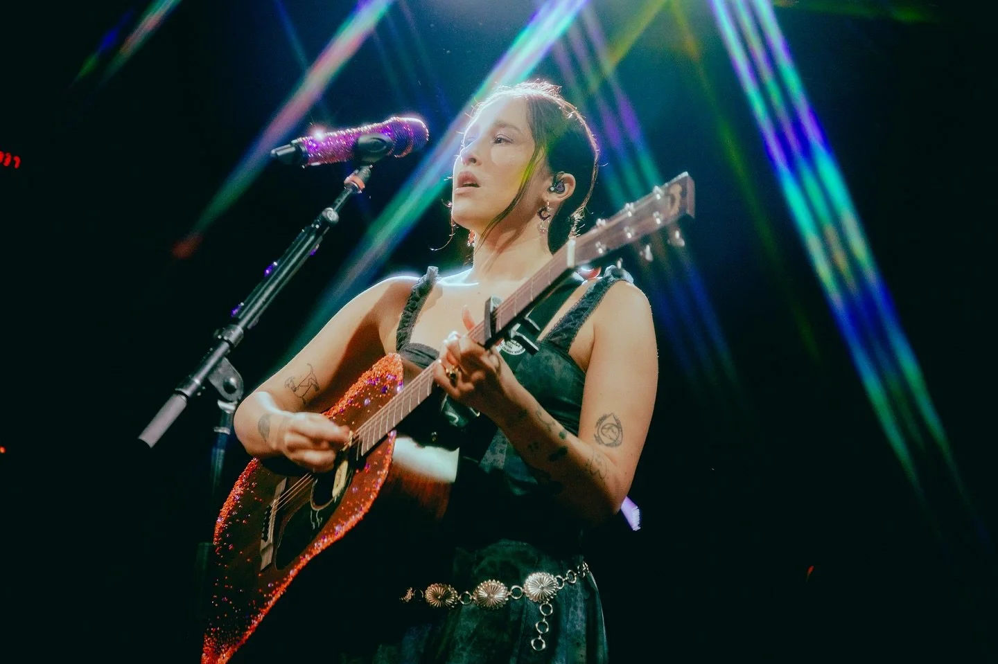 ELSA Y ELMAR Y SU PALACIO 🩵✨☁️
@elsayelmar 
📷 @mava.villamizar 
12 &bull; 08 &bull; 2025
Bowery Ballroom
New York, NY 

Elsa Y Elmar cerrando Palacio Tour de gira por Estados Unidos.
Amor por Elsa y su ser y su mar 🩵✨☁️