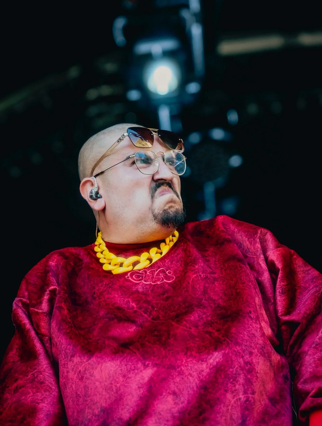 @elkalv0 
13 &bull; 09 &bull; 2025 
📷 @mava.villamizar 
@cordillerafestival @paramopresenta 
Bogot&aacute;, Colombia 

El Kalvo es tan chimba!! Que me ca&iacute;, &ldquo;me fui de teta&rdquo;, despilfarrando amor por el show tan chimba y energ&iacut