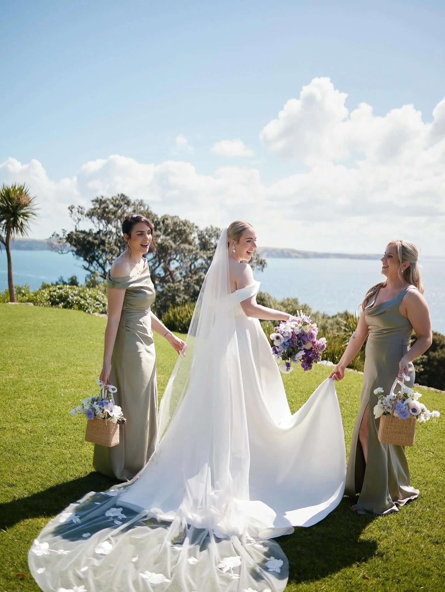 A + P Wedding | September 2025

Amy prepared for her special day at @tangaroaestate before making her way to @mudbrick_weddings to meet her groom Peter for their first look. Such a beautiful celebration and a truly stunning bride &mdash; thank you fo