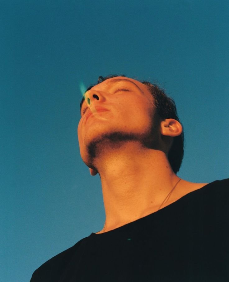 Stand tall and hold your head up high.