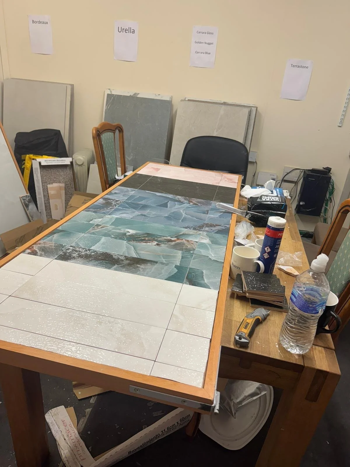 A busy day for the merchandising team at 1st tiles for one of our new distribution customers 👏