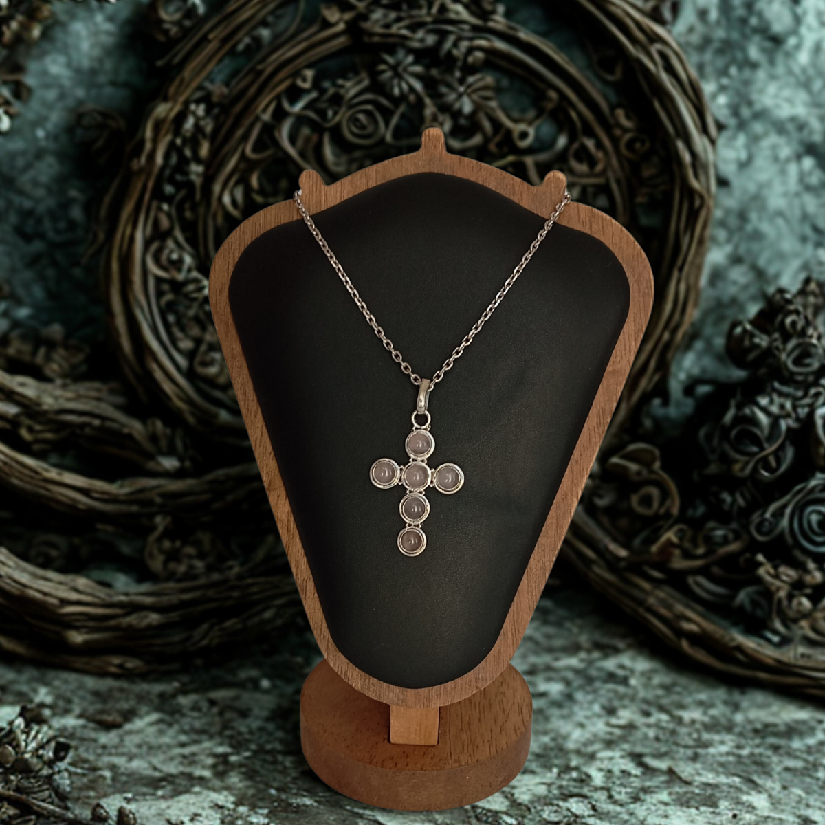 Le collier et son pendentif Pure Devotion