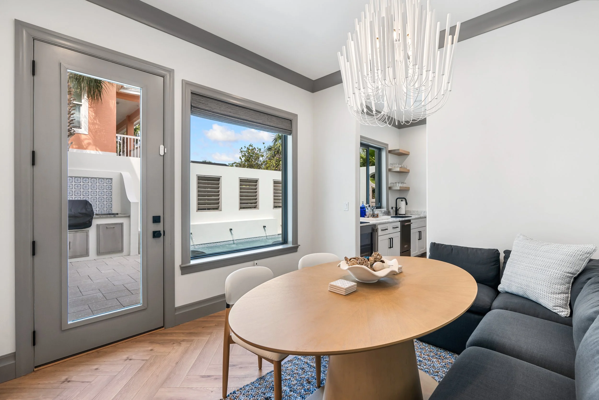 breakfast nook 1.jpg