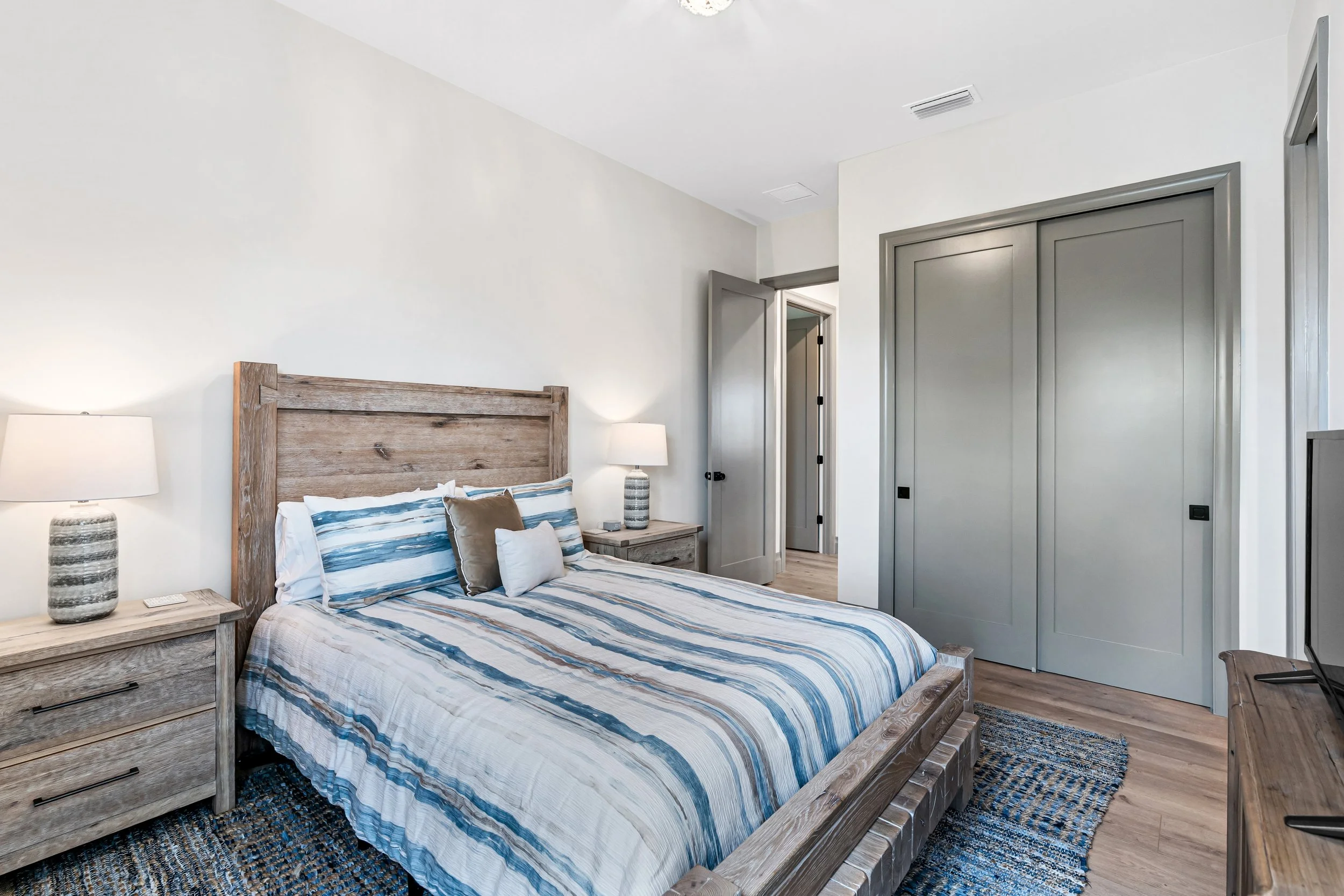 bed 4-2.jpg