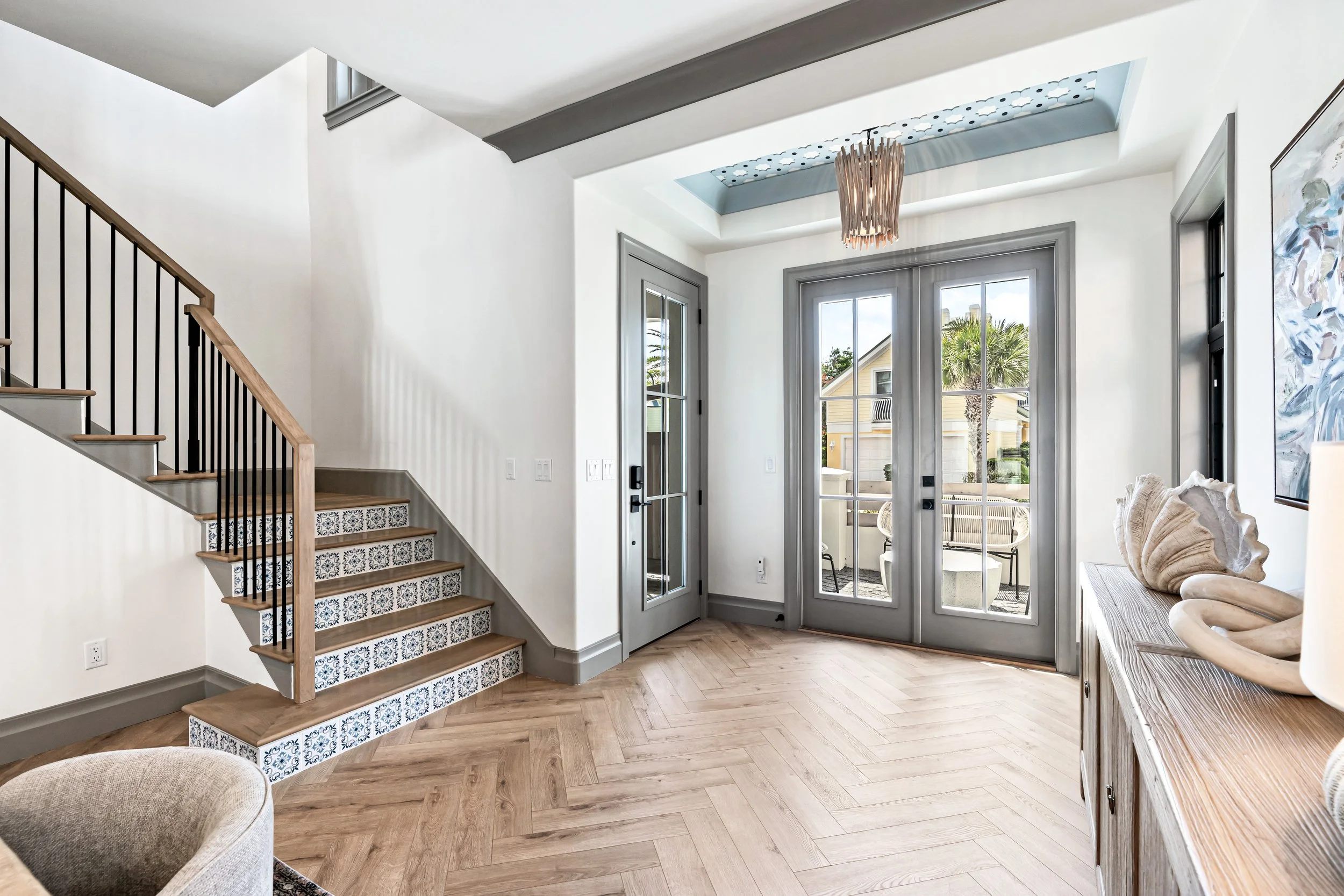 foyer 2.jpg