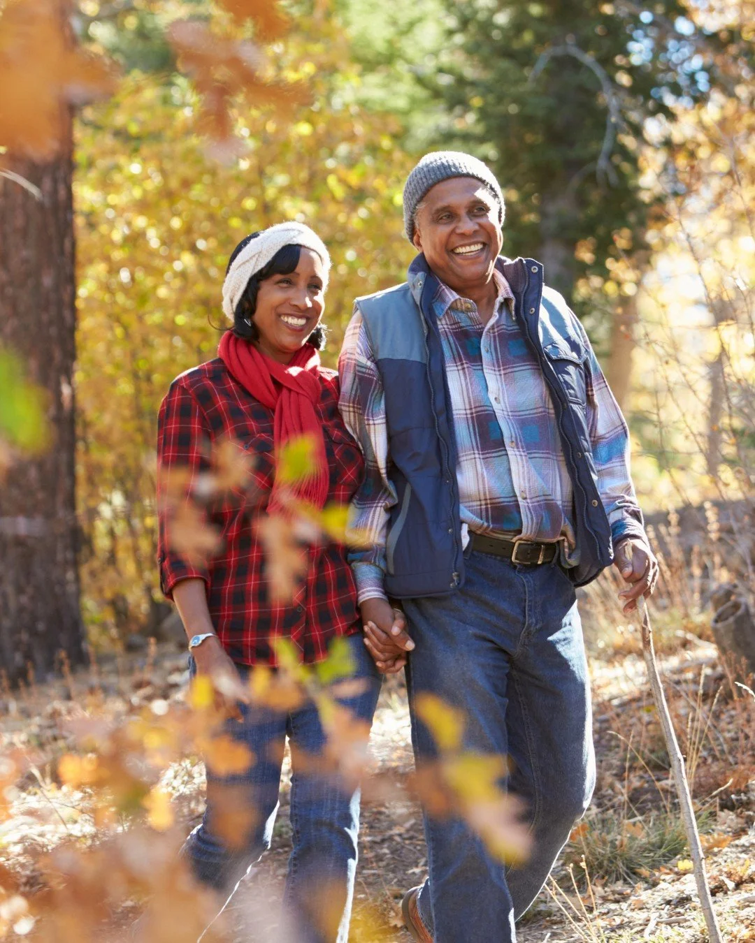 Fall is one of the most magical times to explore the trails near Skipping Rock. 🍁
The crisp air, vibrant colours, and peaceful rustle of leaves underfoot make every hike feel like a postcard come to life.
Just minutes from the cottages, you’