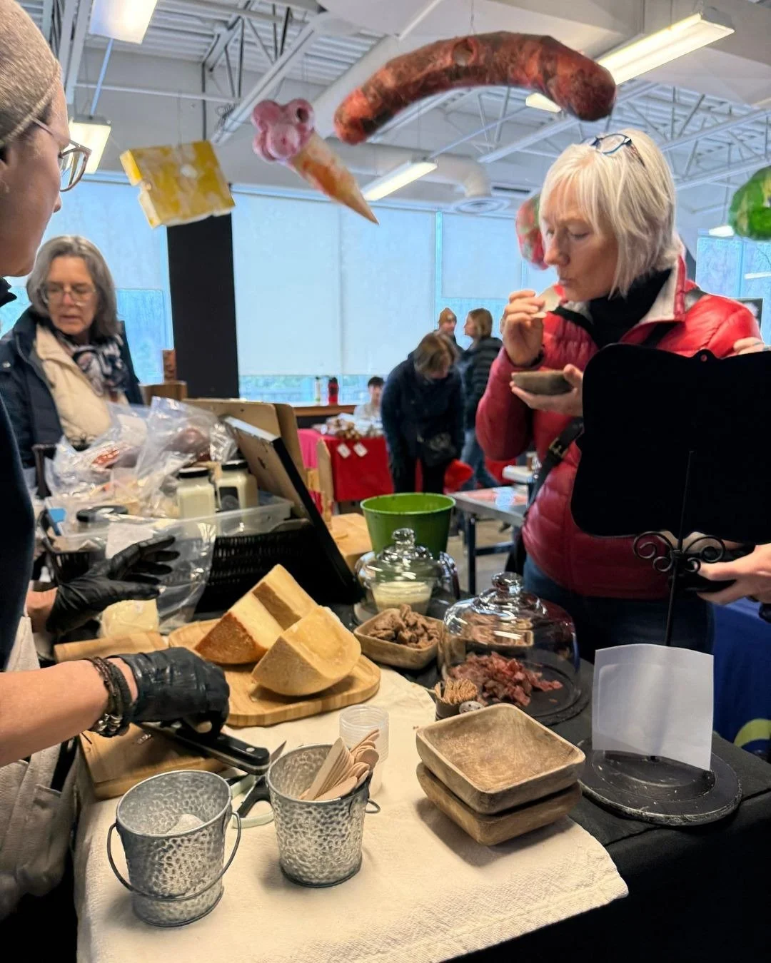 The Collingwood Winter Market is here ❄️🛍️

Your favourite local vendors from the summer market are popping up all winter long with fresh finds, handmade goods, and all the local goodness you love &mdash; just in cozier layers.

Think farm-fresh pro