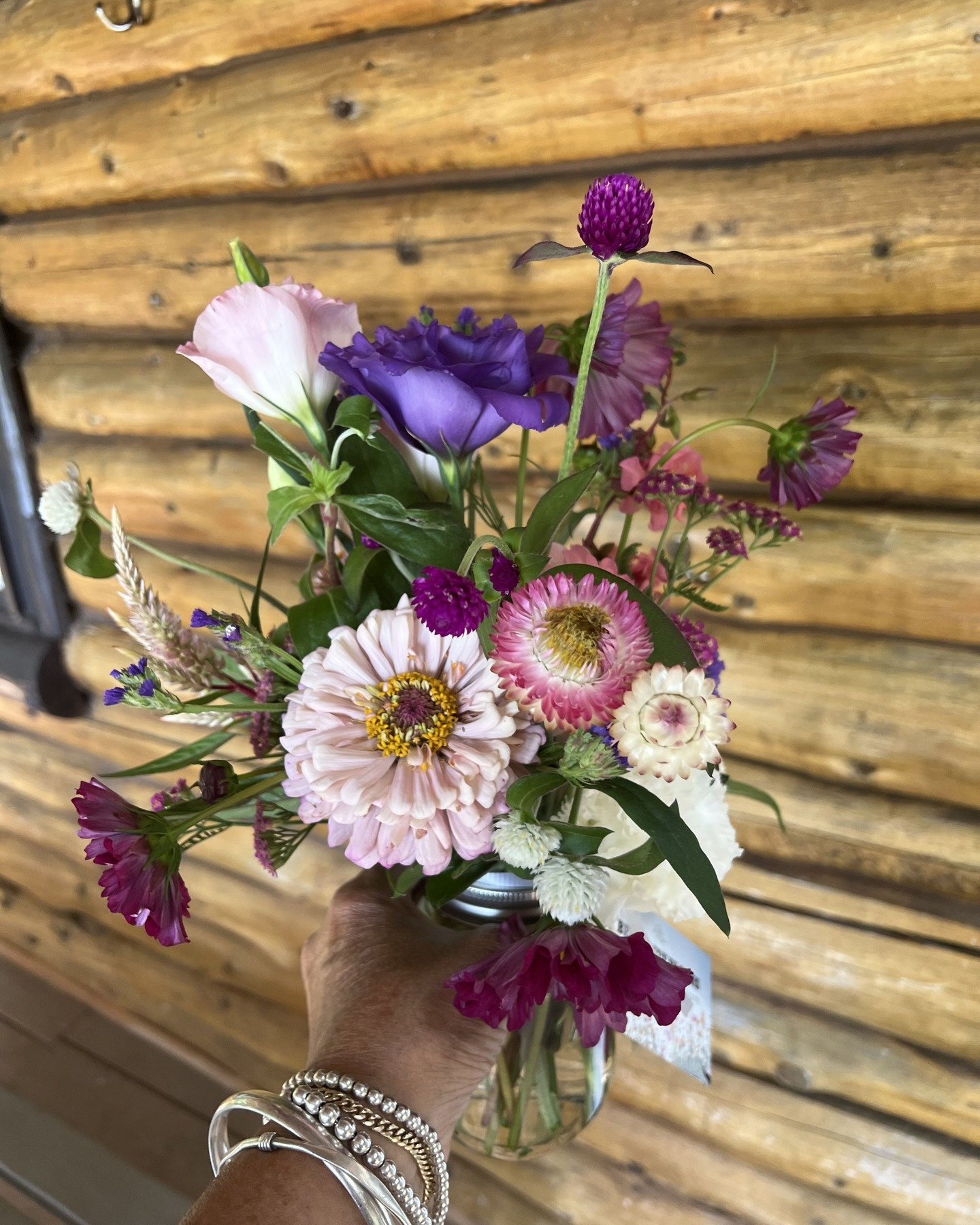 Spring is arriving at the #Cottage!

Winter is slowly packing its bags, and spring is peeking around the corner. 🌱

The days are brighter.
The bay sparkles a little longer.
And the cottage just feels like the place to be.

Think slow mornings with c