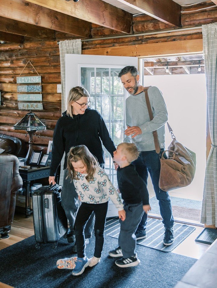Just Arrived at Skipping Rock? Here's What to Know First 👋

The vacation starts now.

Before you unpack, take a few minutes to settle in and explore everything waiting for you.

✨ Walk down to the shoreline and take in your first Georgian Bay view.

