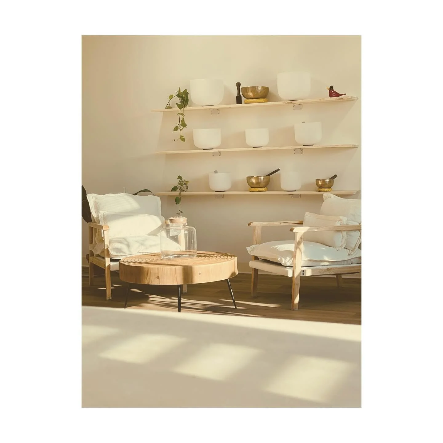 When you&rsquo;re waiting room has better morning vibes than your local caf&eacute;.  Start and end your Friday with a little peace, a little qi boost, and maybe a few tiny needles.