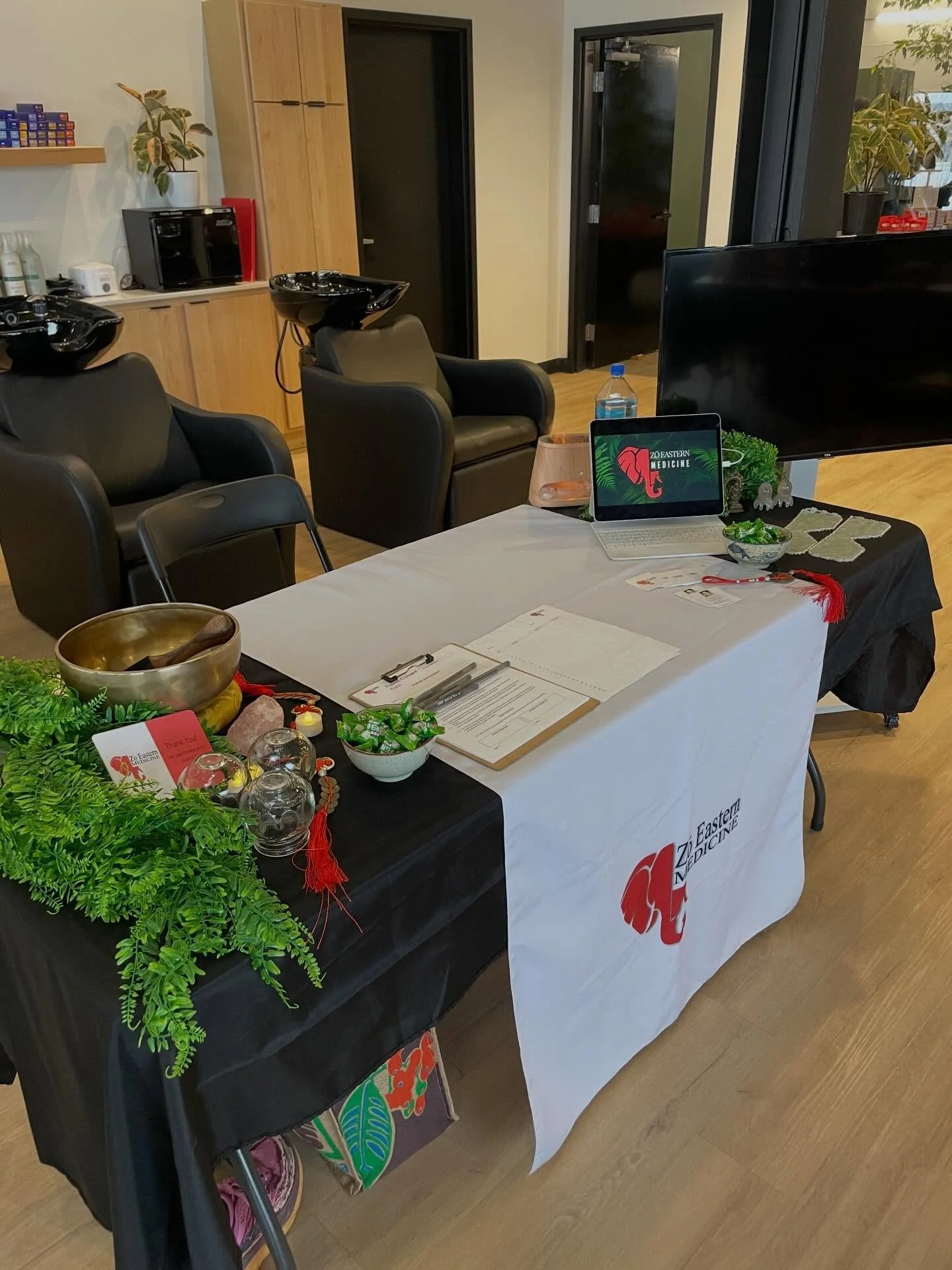 The Lab understood the assignment! 
Me? Still learning how to take photos 😅(two pictures for set up)
Thanks for hosting the Twin Cities Wellness Collaboration such an awesome space and team!