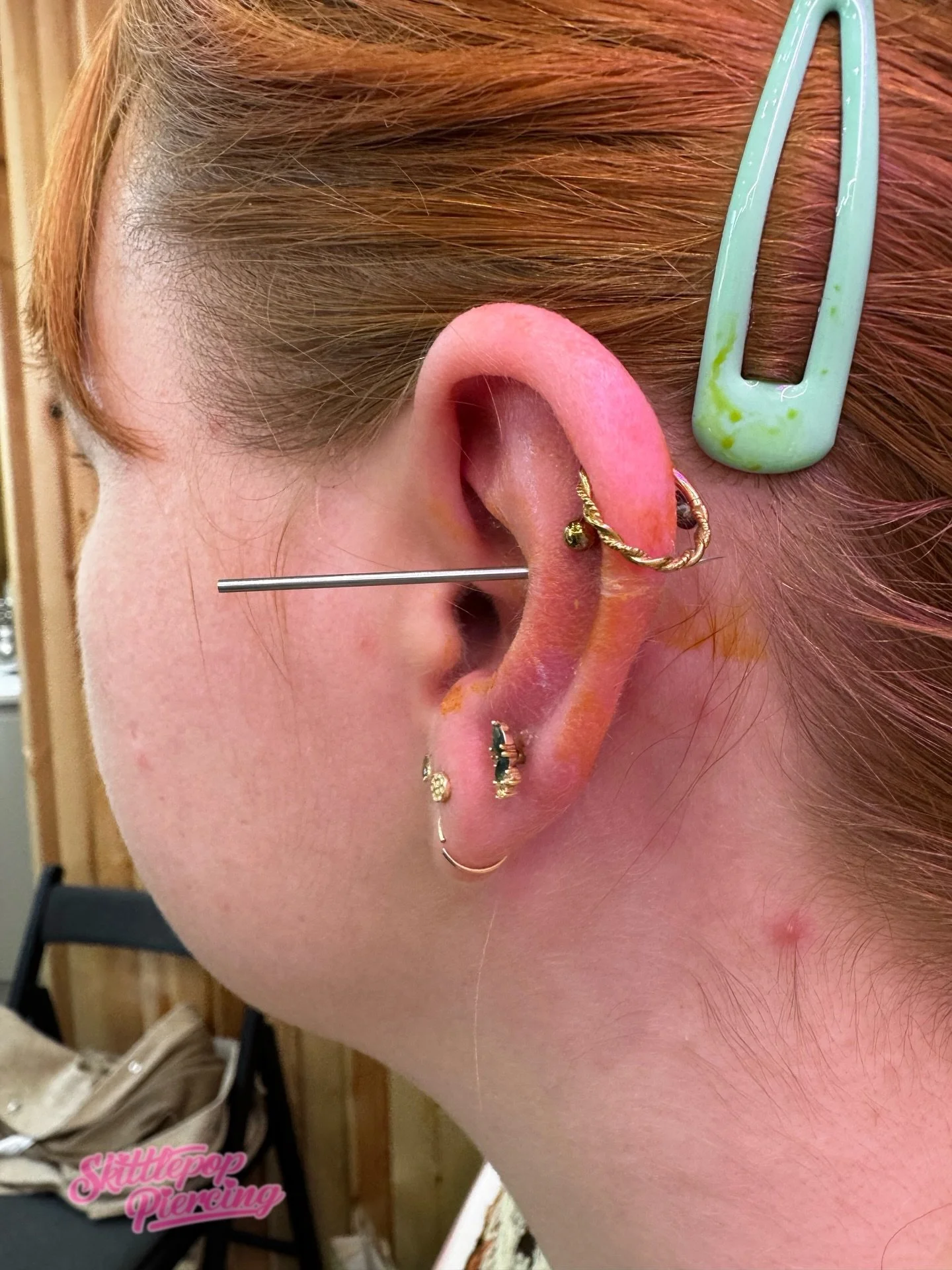 One sharp end&hellip;. One piercing. 

One more to go and then this curation is complete. 

Thanks for the trust. 

Jewellery from @junipurrjewelry 
Pierced with supplies from @probodyart 

#flatpiercing #freshpiercing #elthampiercer #junipurrjewelry
