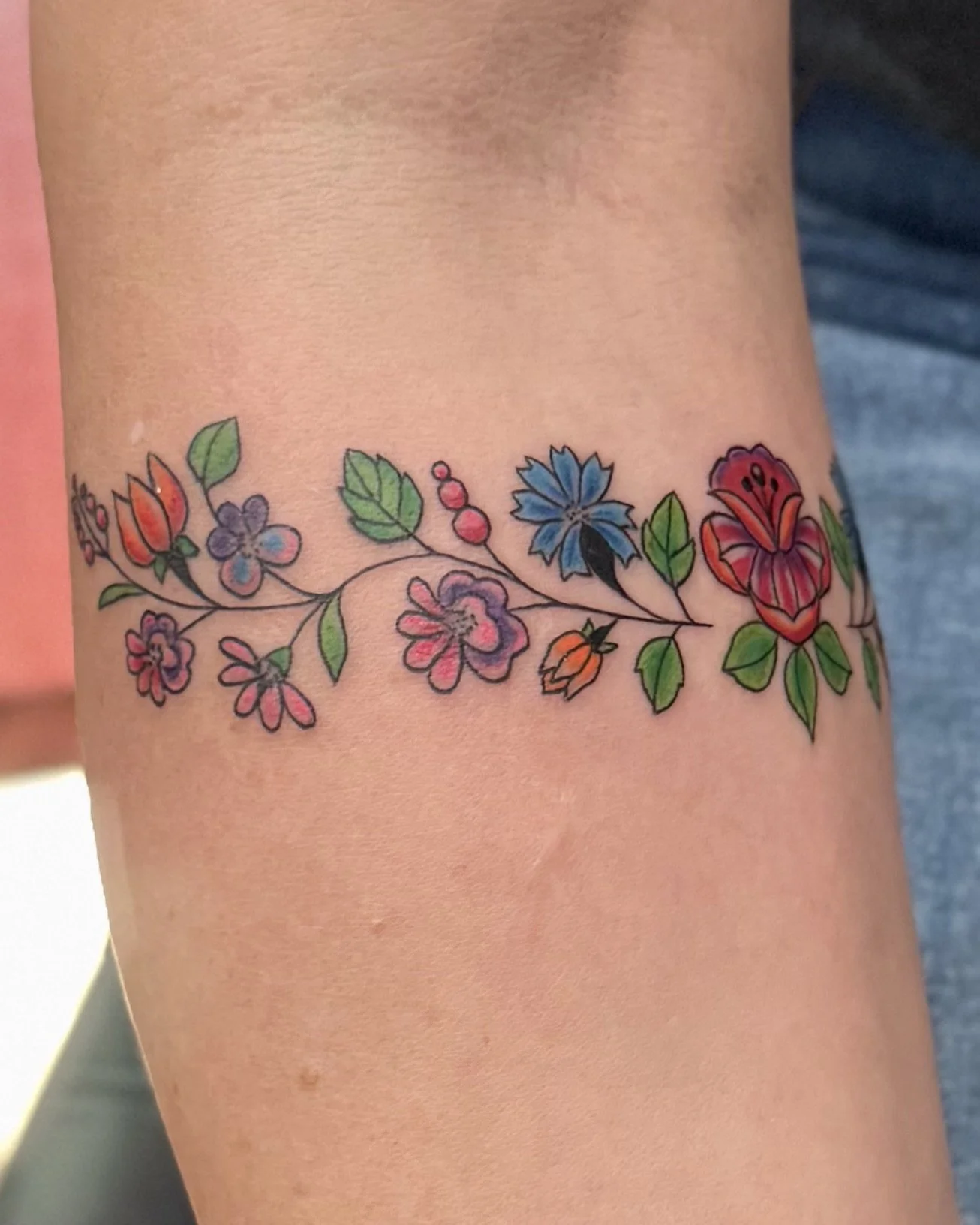 minimalist fine line color flowers Los Angeles