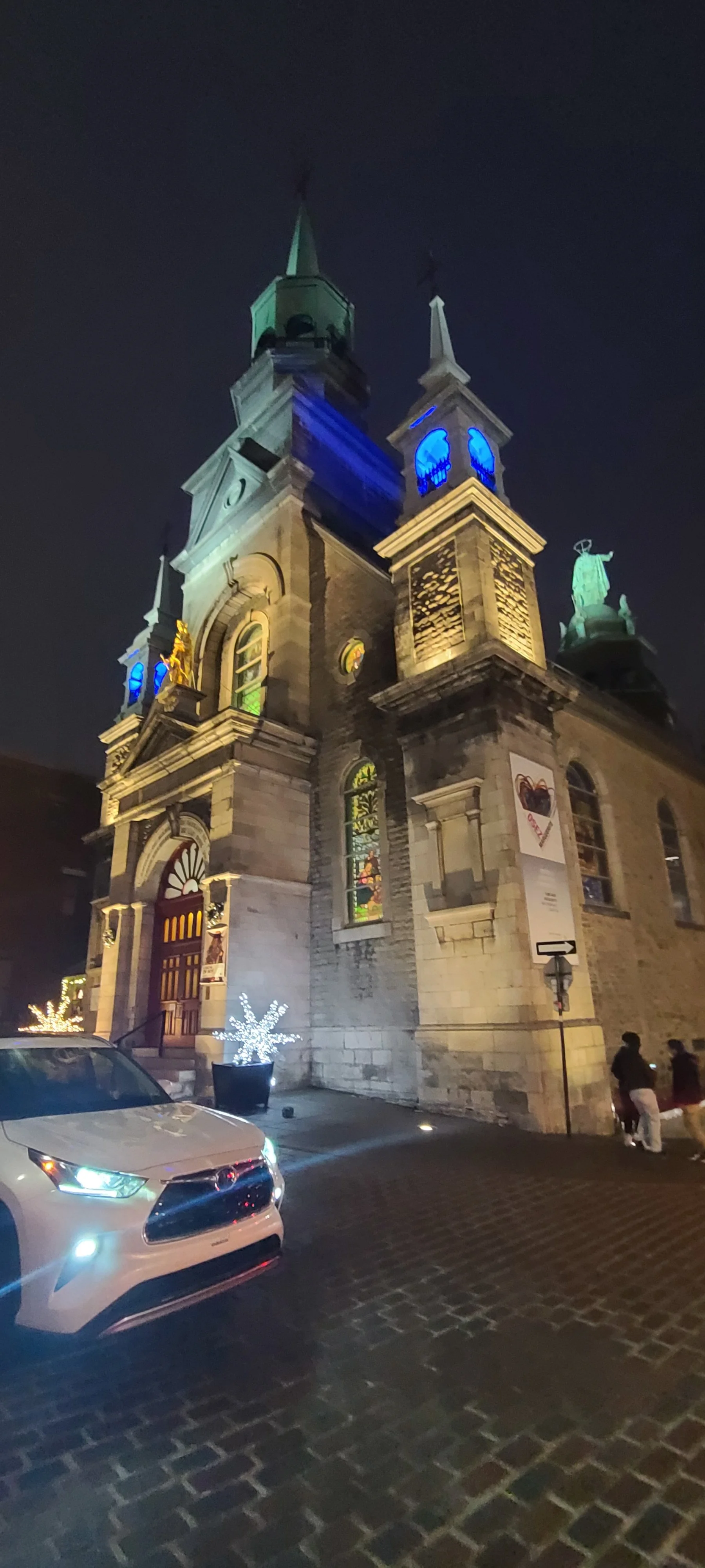 202312.26.Mobile.Quebec.OldMontreal (47) - Copy.jpg