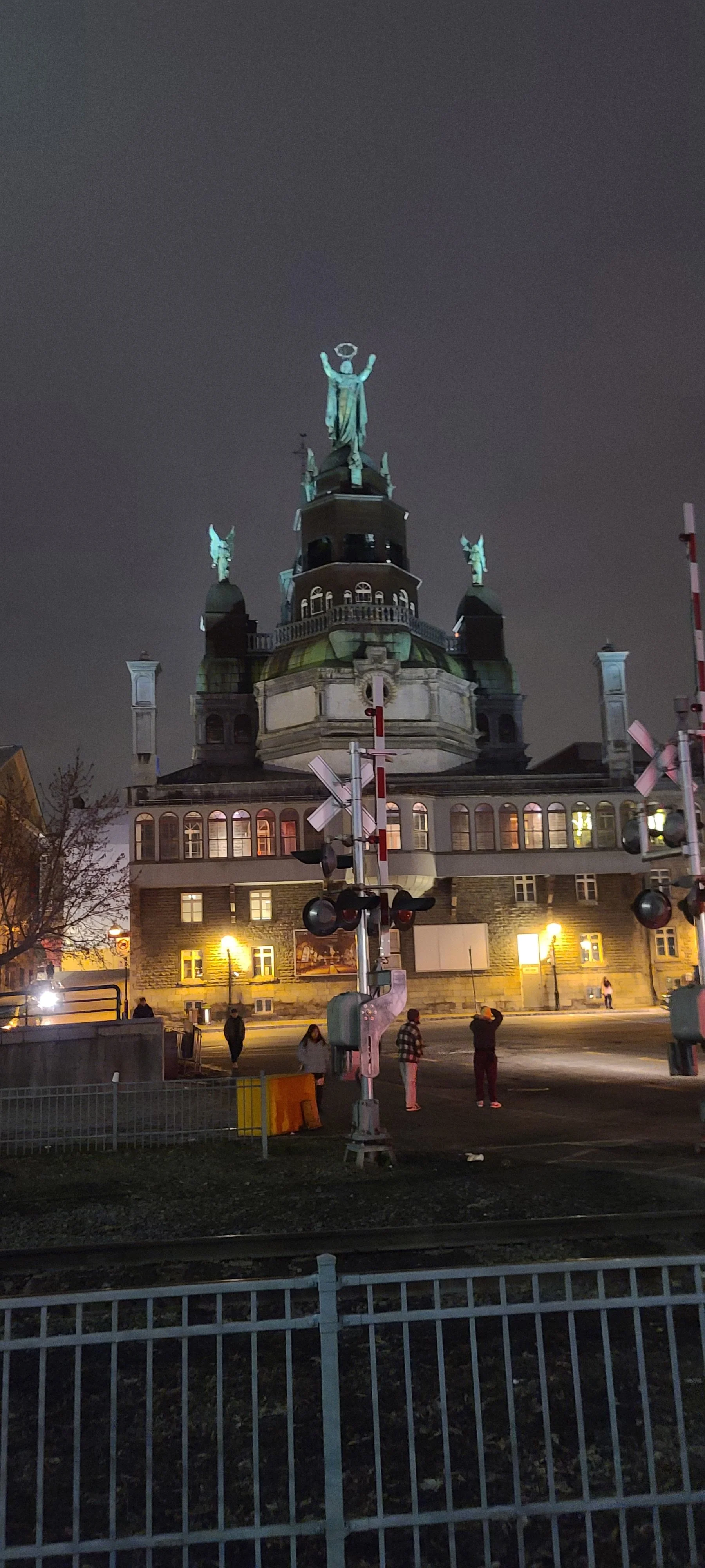 202312.26.Mobile.Quebec.OldMontreal (55) - Copy.jpg