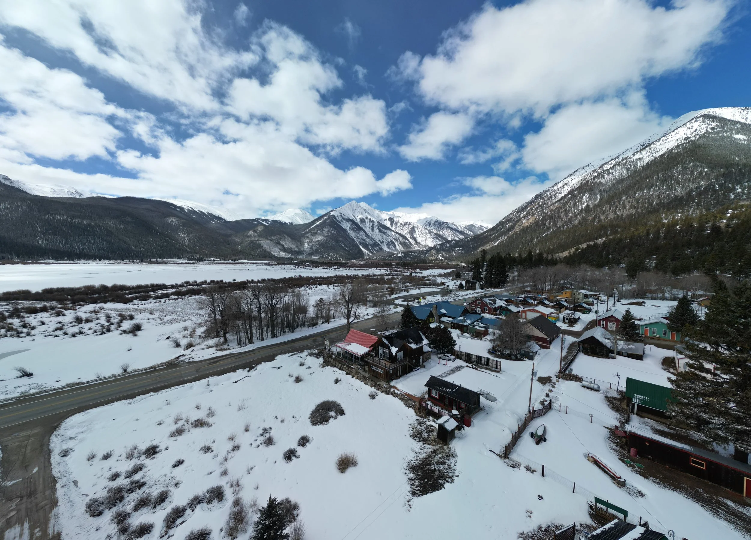 202404.01.Mini3.RockiesVacation.TwinLakes.Pano (9).JPG