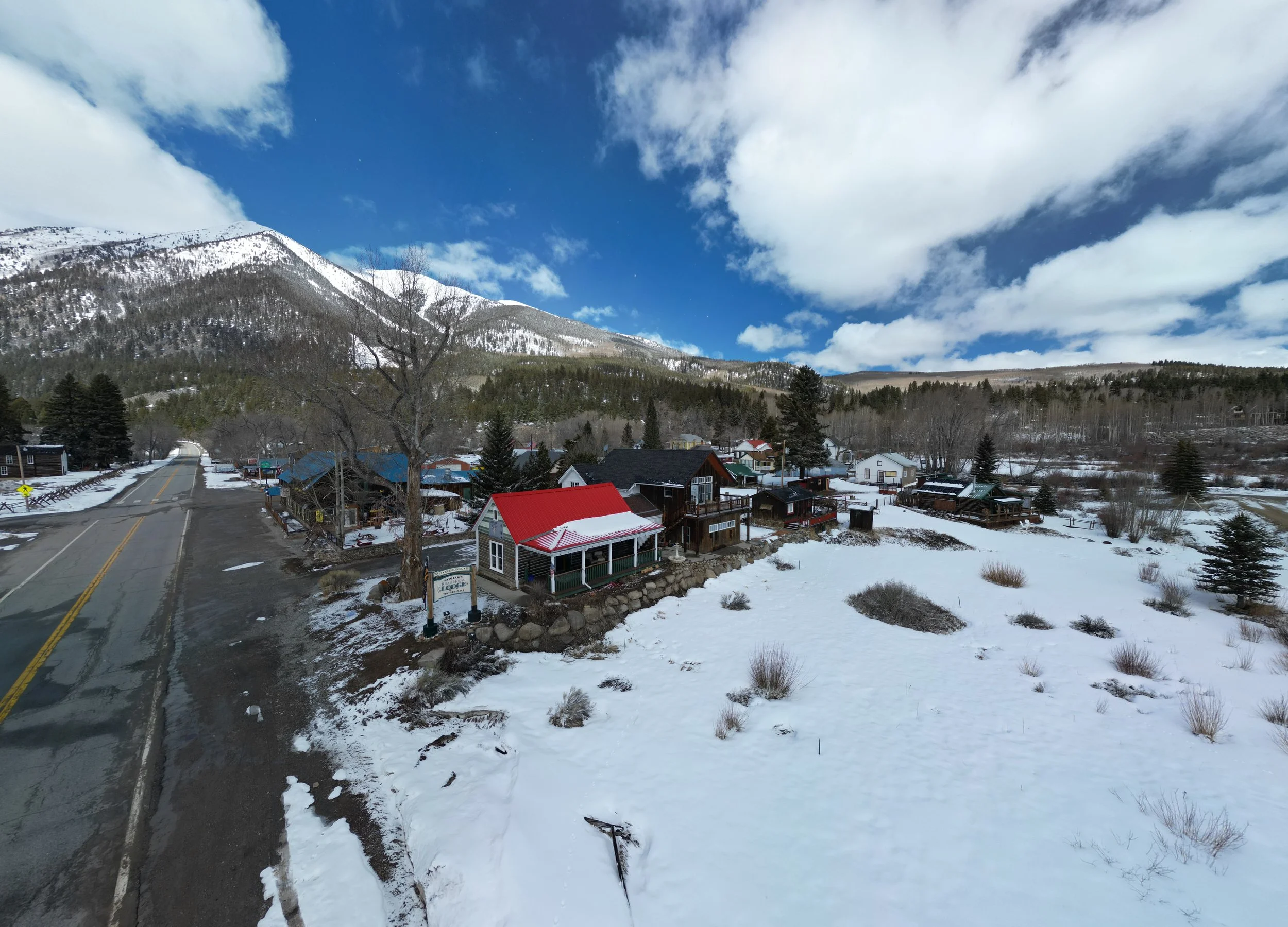 202404.01.Mini3.RockiesVacation.TwinLakes.Pano (11).JPG