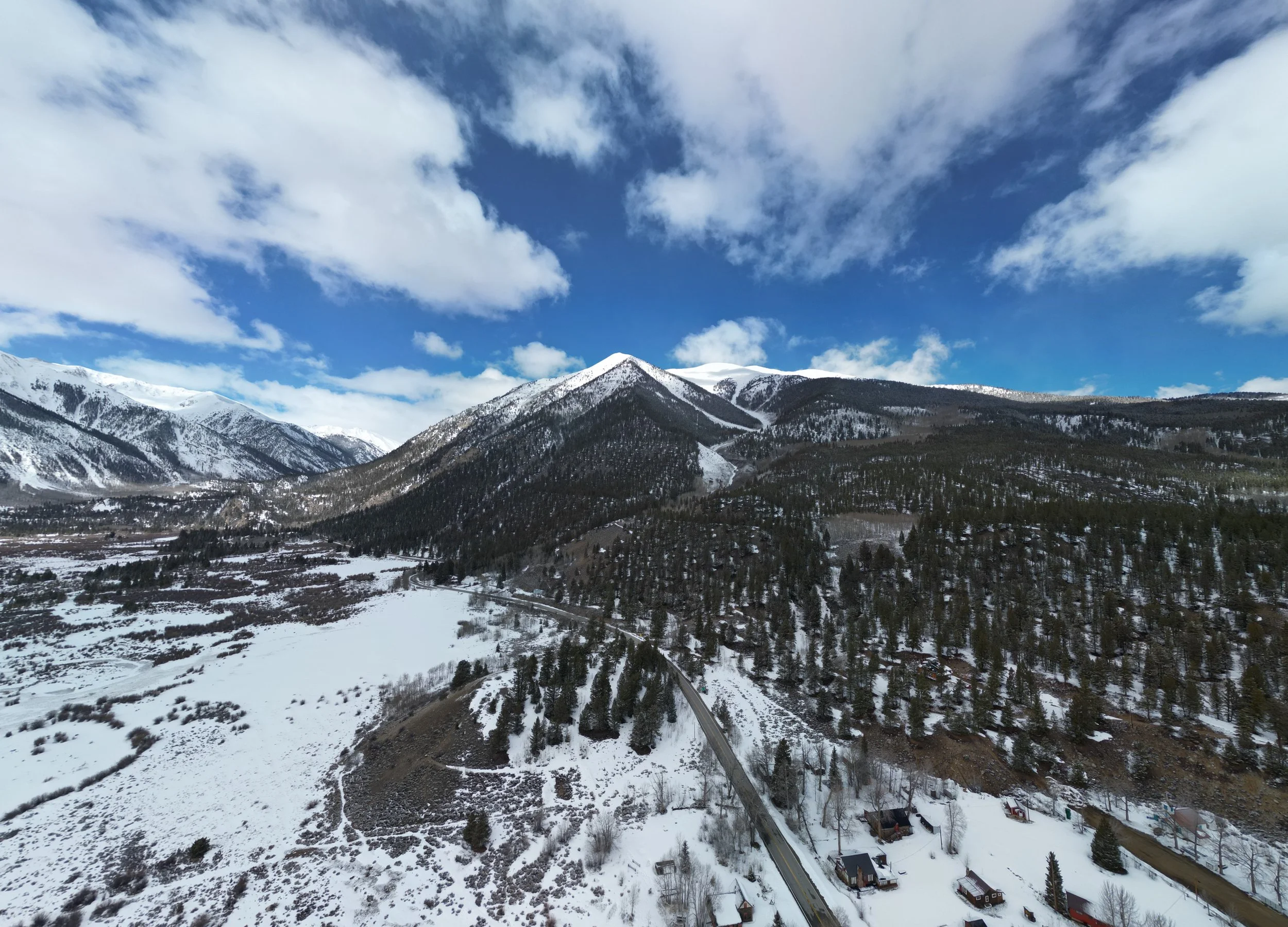 202404.01.Mini3.RockiesVacation.TwinLakes.Pano (1).JPG