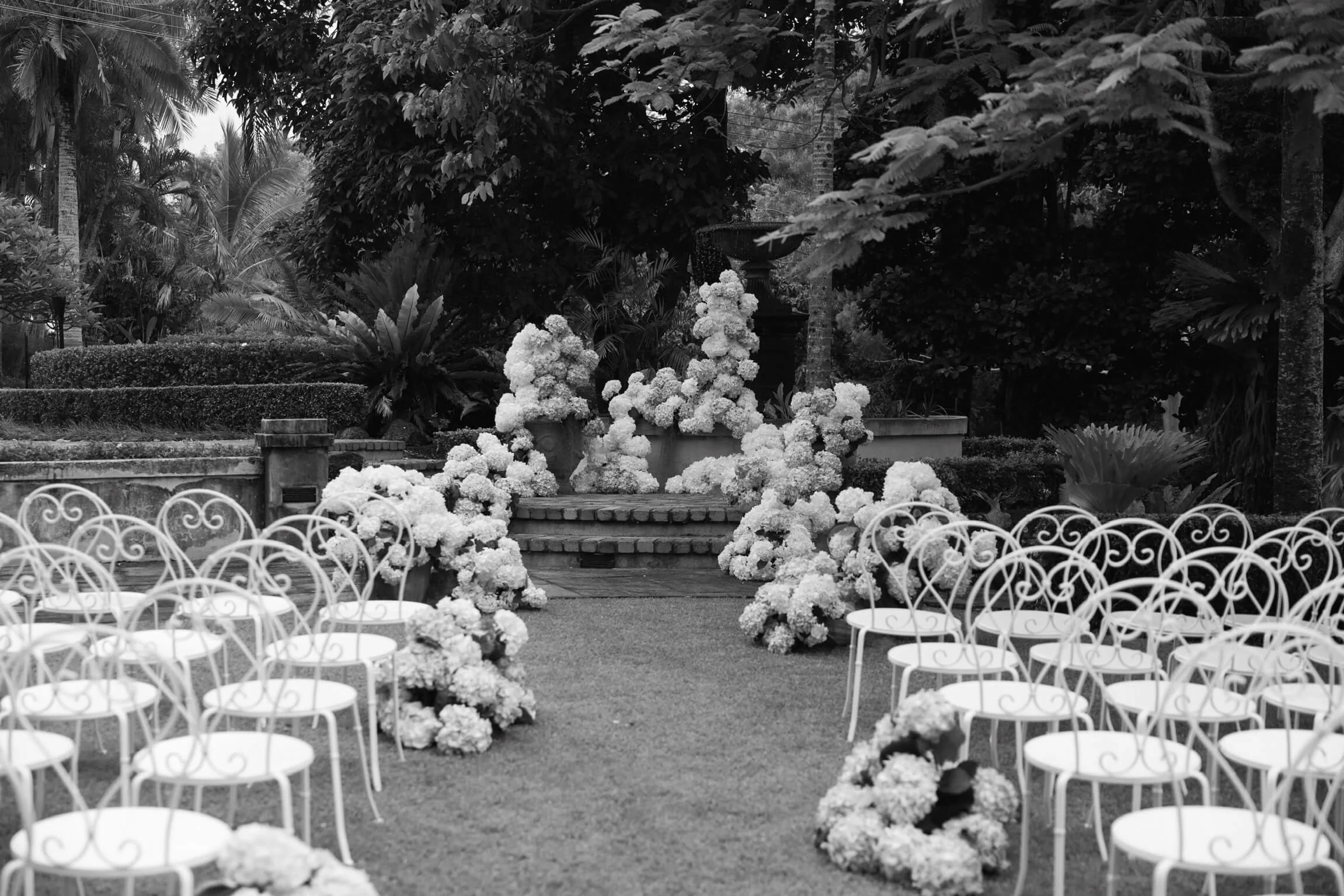 DanielleandLuke(b&w)-61 3.JPG