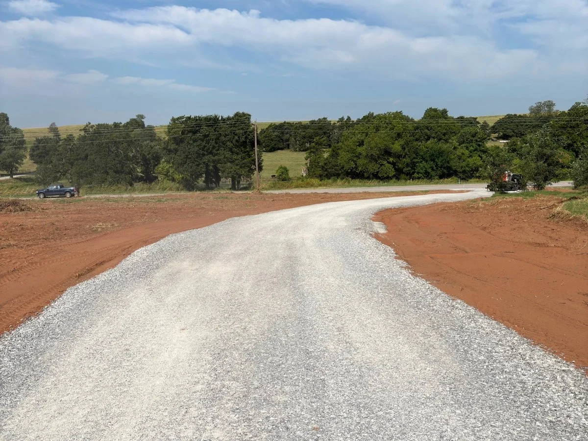 gravel-spreading-driveway.jpg