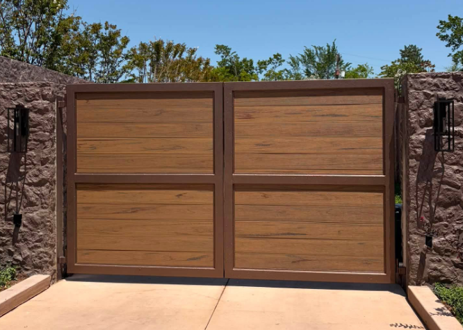 Wooden Gate.PNG
