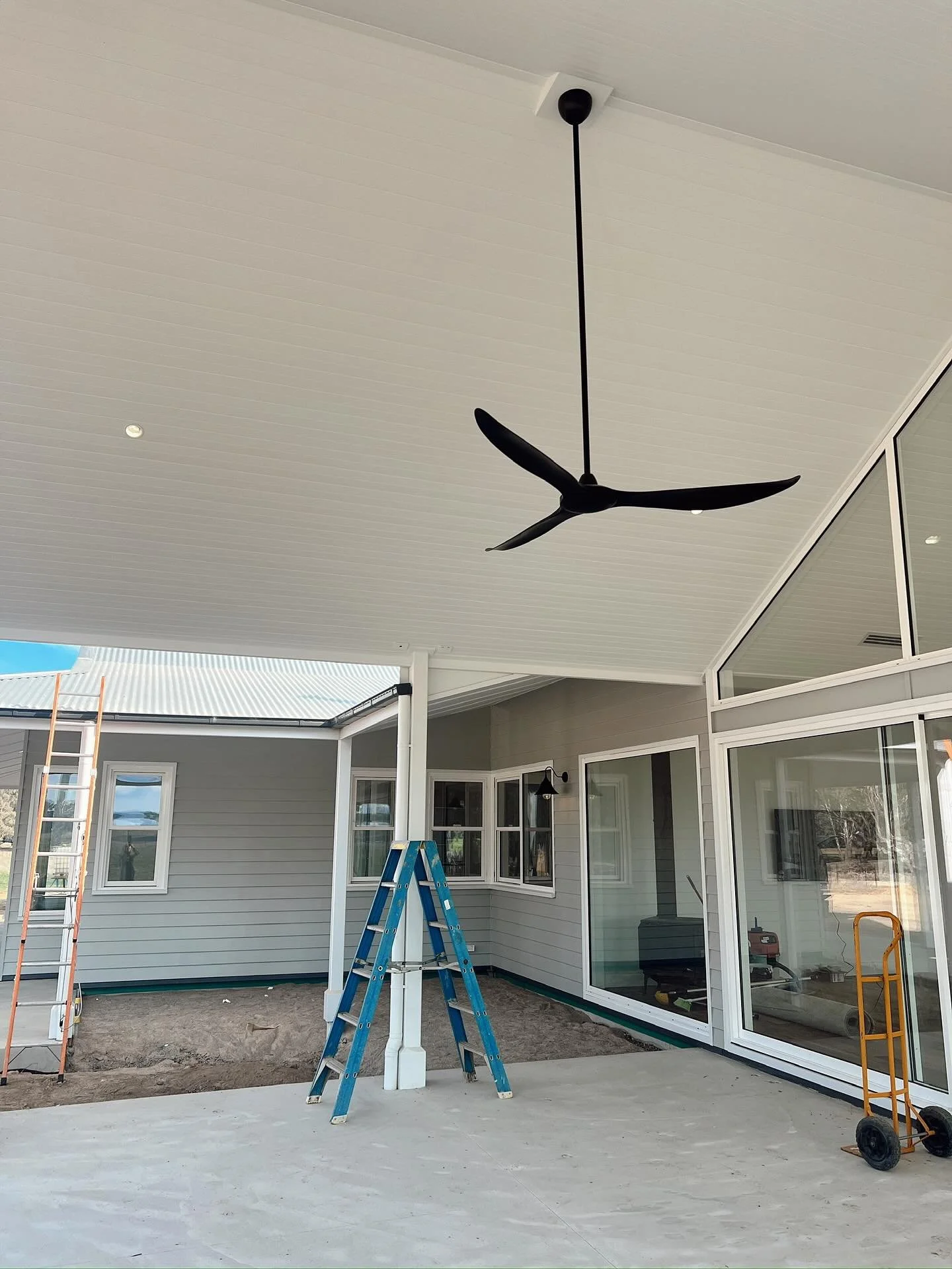 With the summer time soon approaching we&rsquo;re here to help elevate your outdoor area with comfort and style.