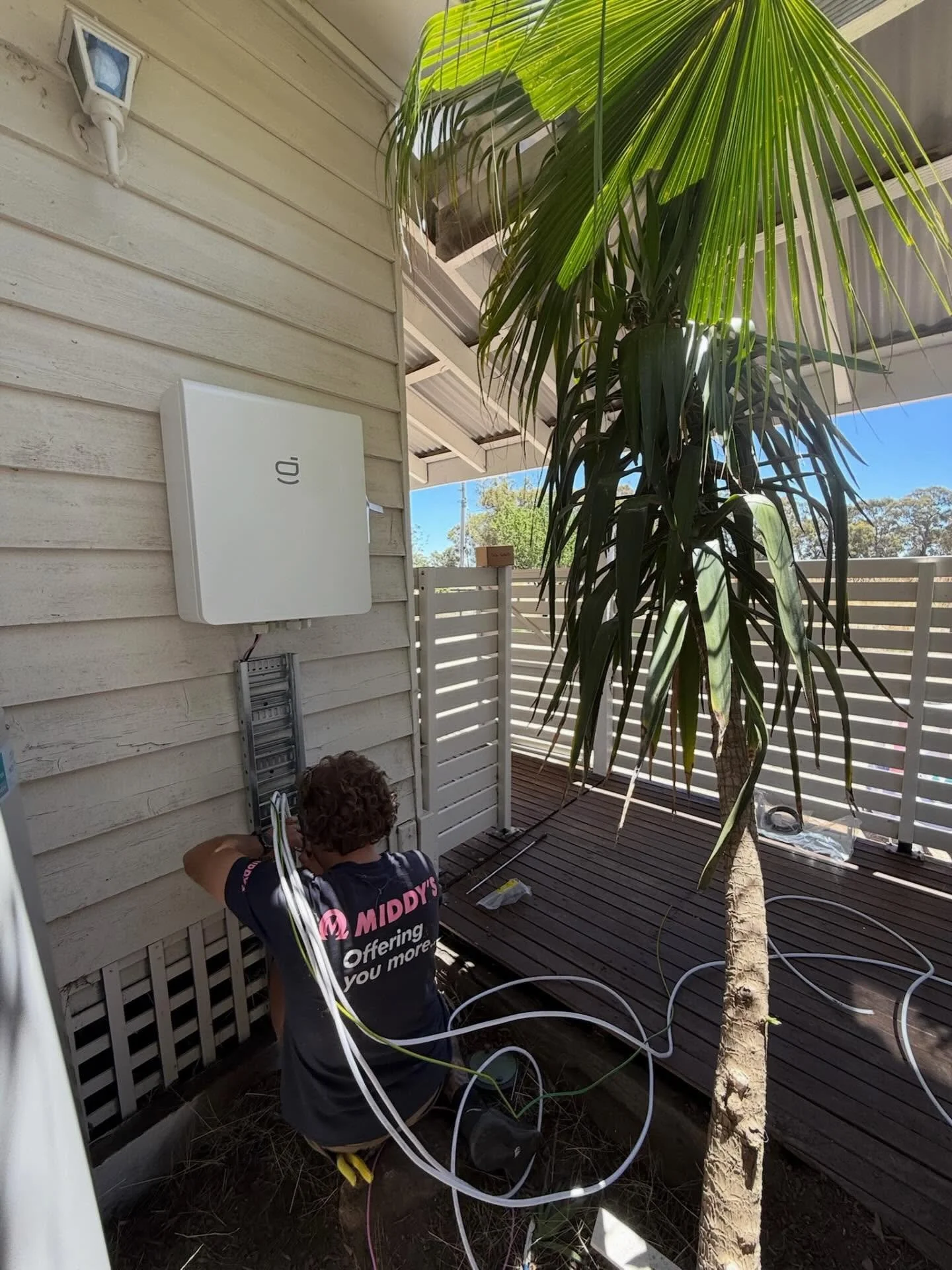 This wall just got smarter 🔋☀️ 
Another quality solar and battery install in progress- and with the rebate currently available, saving on energy has never made more sense. 
Store your solar and use it day and night. Less grid. Lower bills.

Contact 