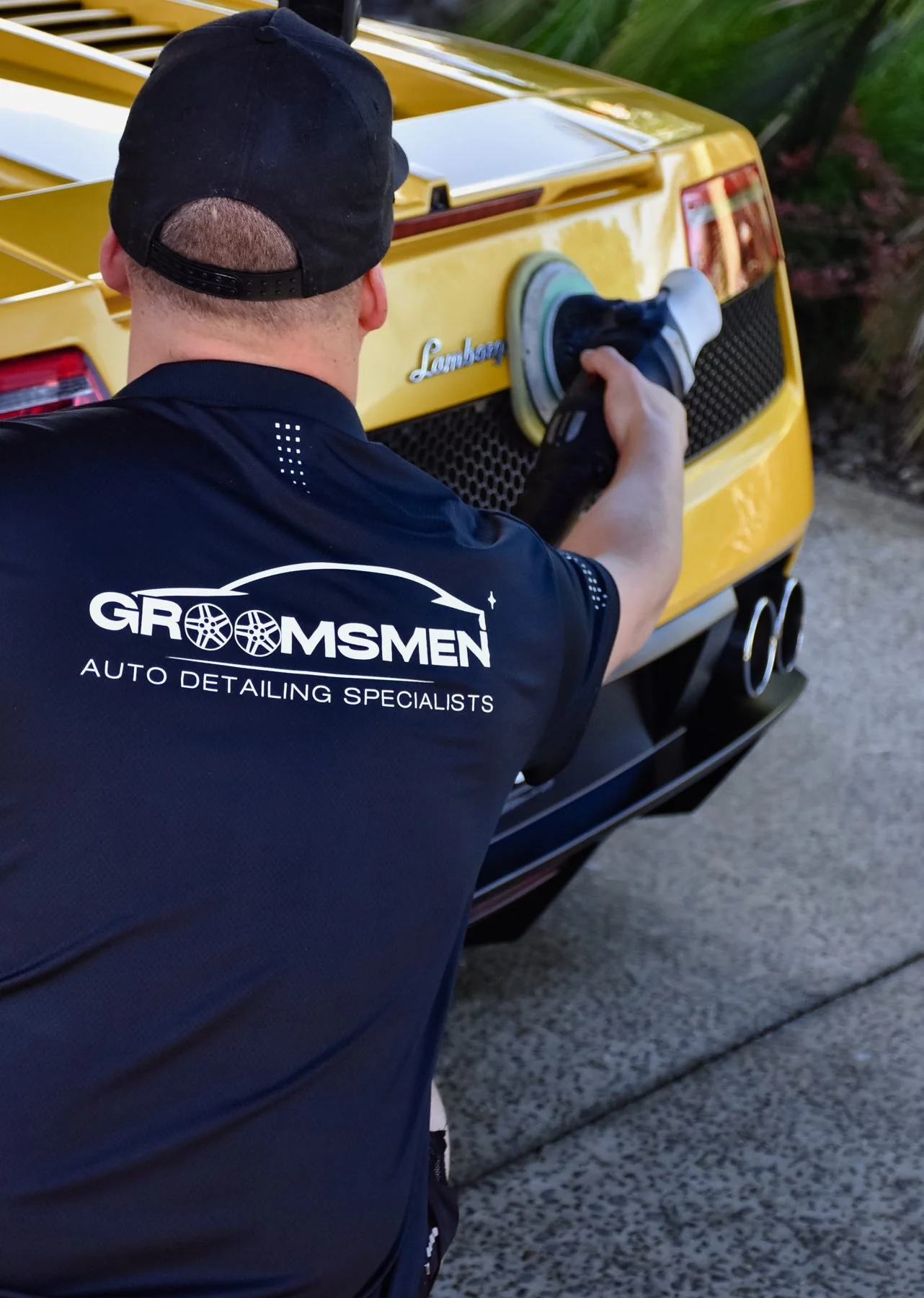 cut and polishing a Lamborghini