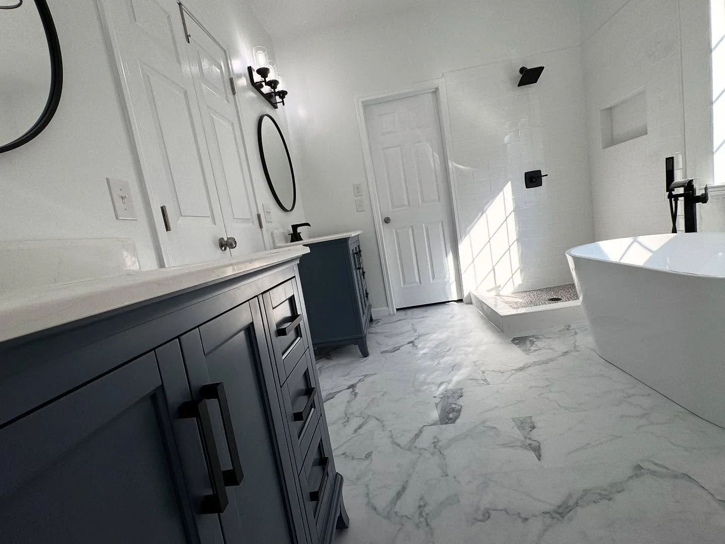 Just finished up with our latest bathroom remodel! Our customer liked the way this one turned out - What do you think?