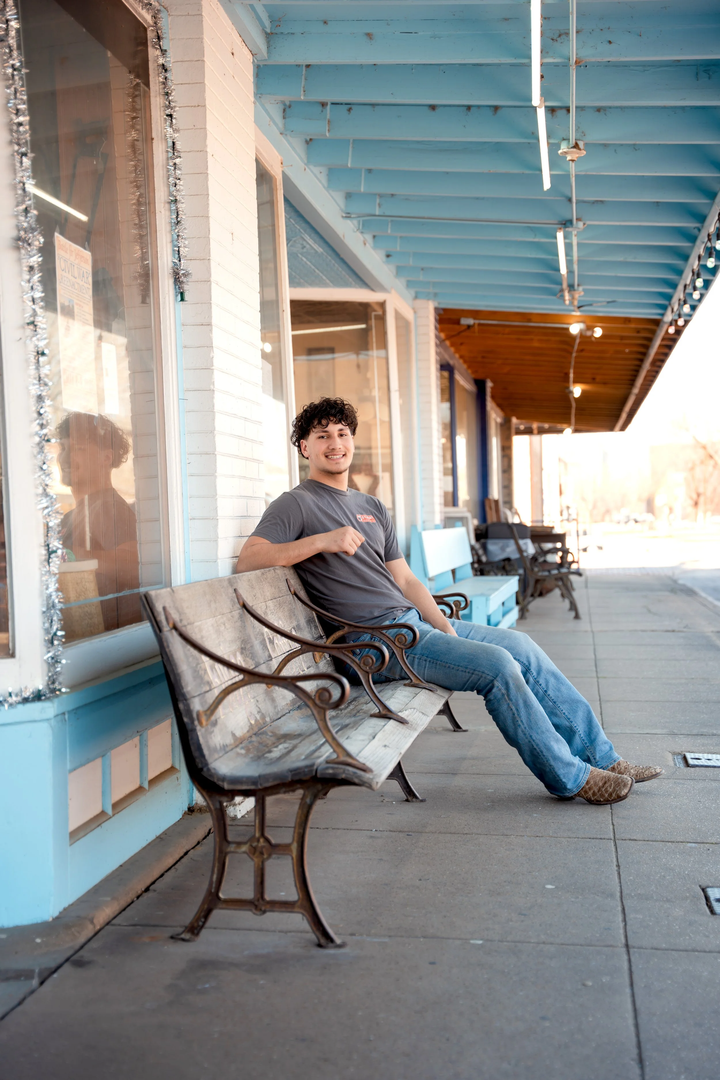 10-silverlightvisions-photoandfilm-senior-photos-historical-downtown-jefferson-texas-dillon.jpg