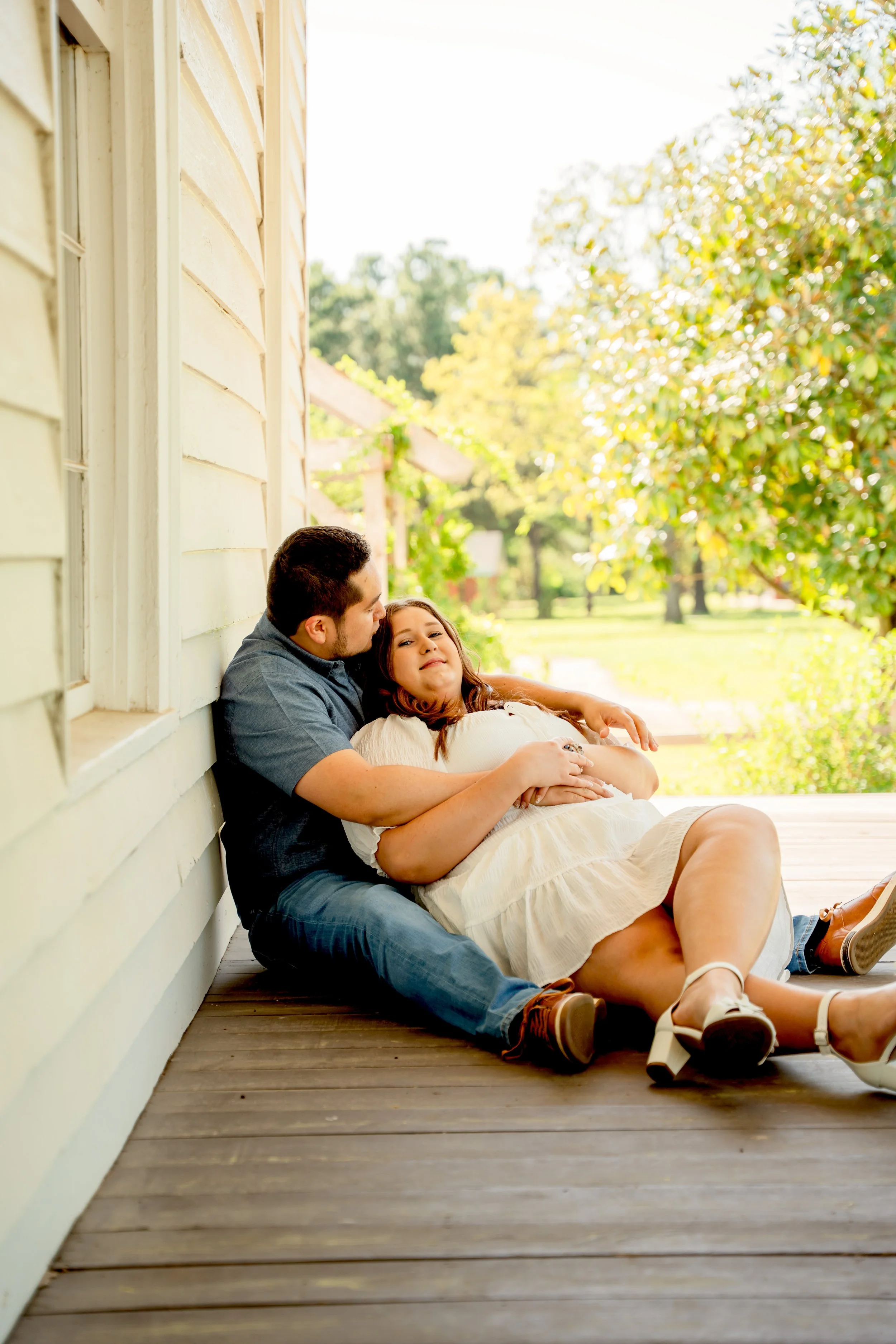 26-silverlightvisions-photoandfilm-couples-photos-romantic-classy-elopement-easttexasarboretum.jpg
