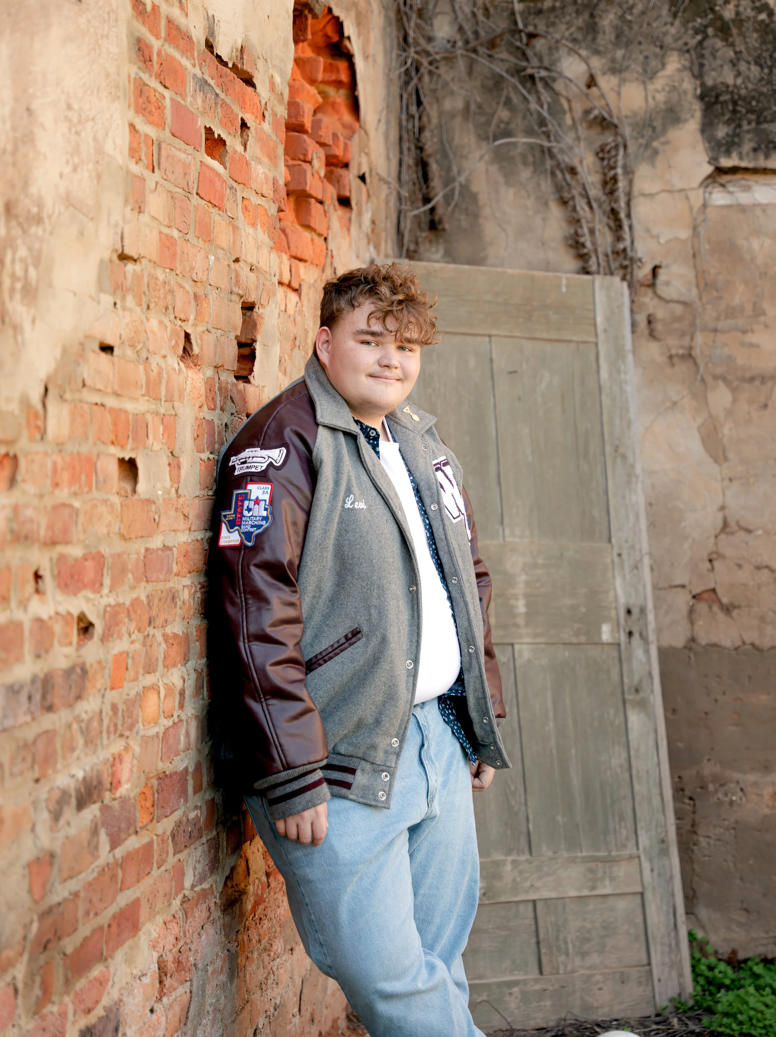 18-silverlightvisions-photoandfilm-senior-photos-historical-downtown-jefferson-texas-levi.jpg