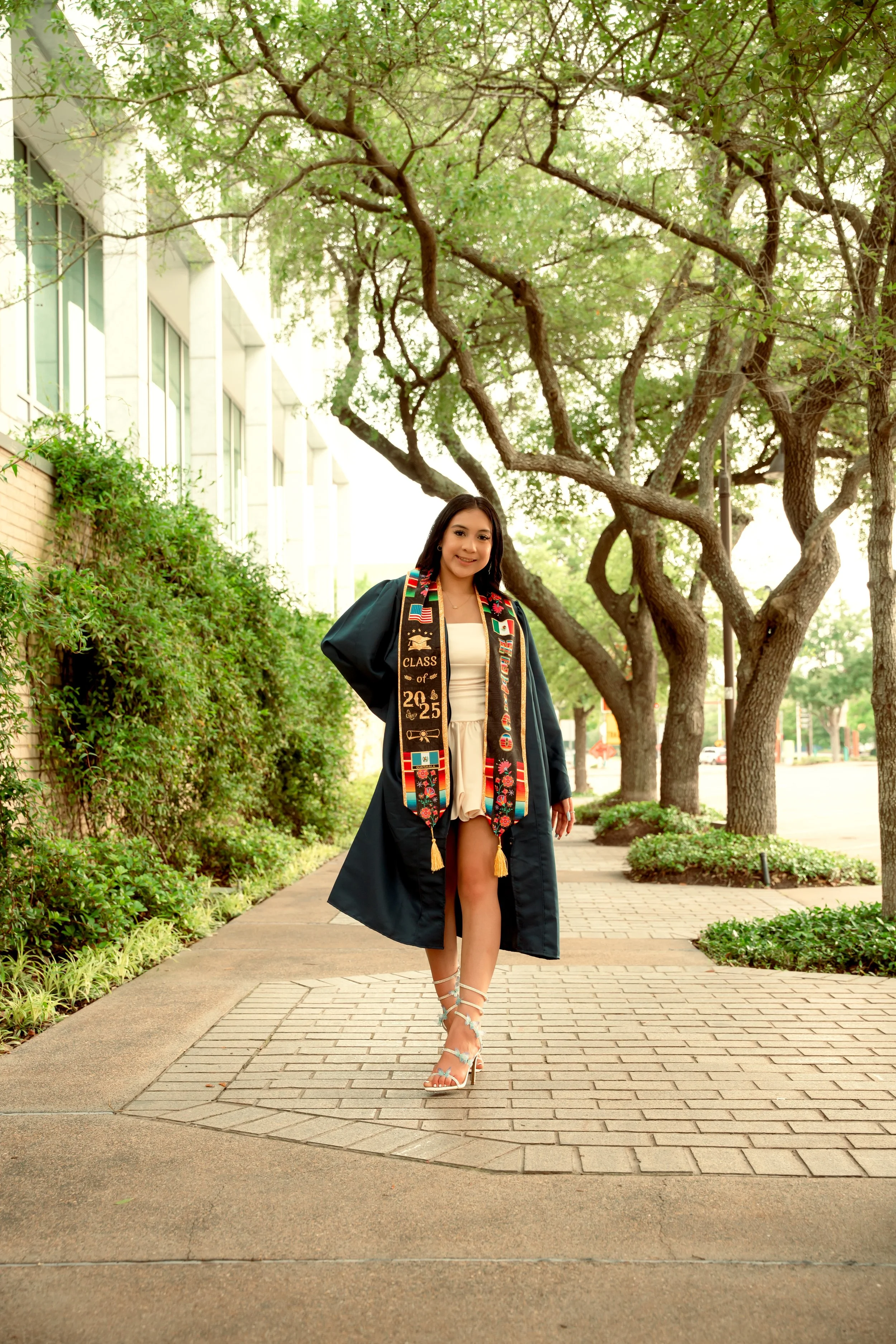 26-silverlightvisions-photoandfilm-senior-photos-historical-downtown-longview-texas-graduation.jpg