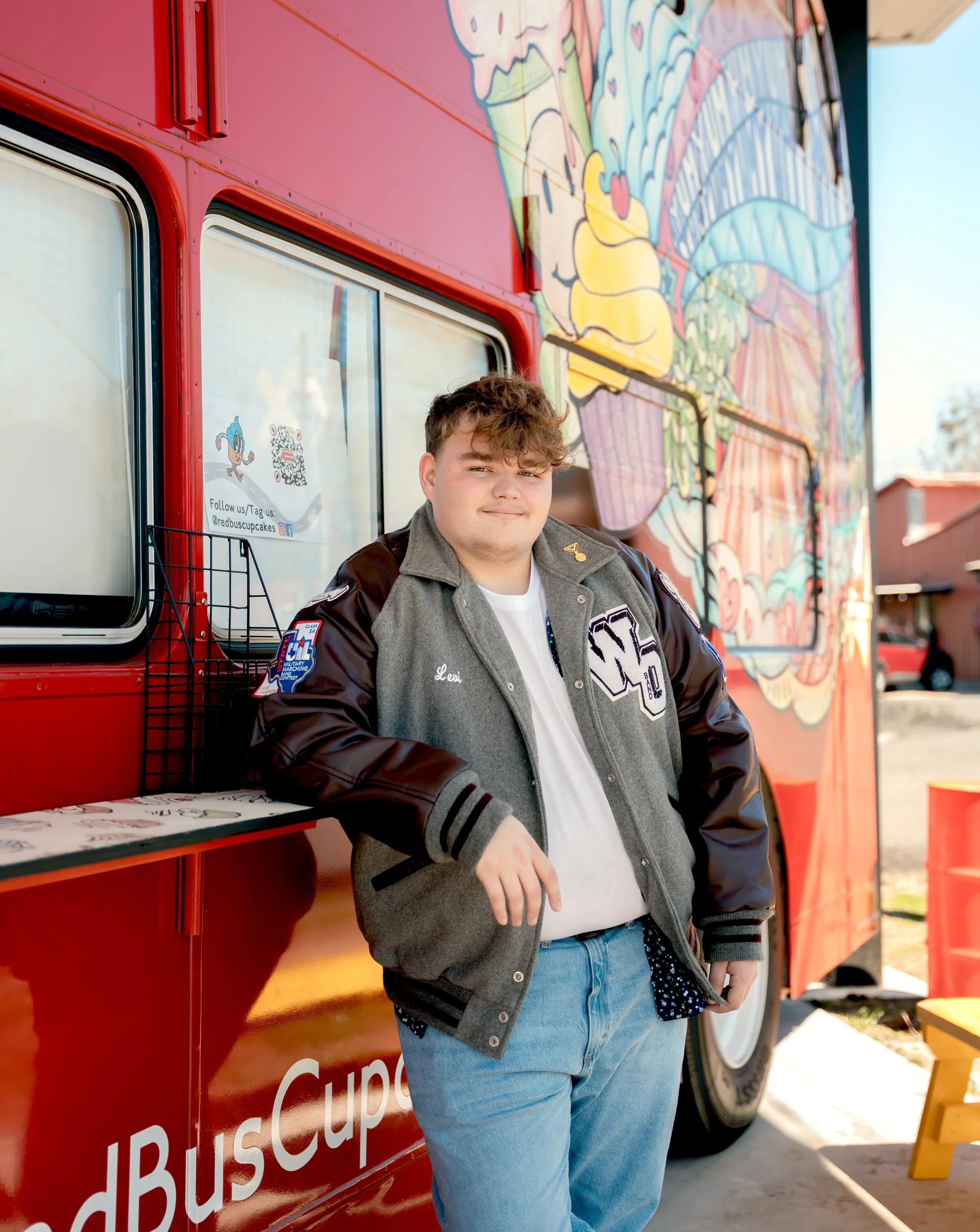 26-silverlightvisions-photoandfilm-senior-photos-historical-downtown-jefferson-texas-levi.jpg