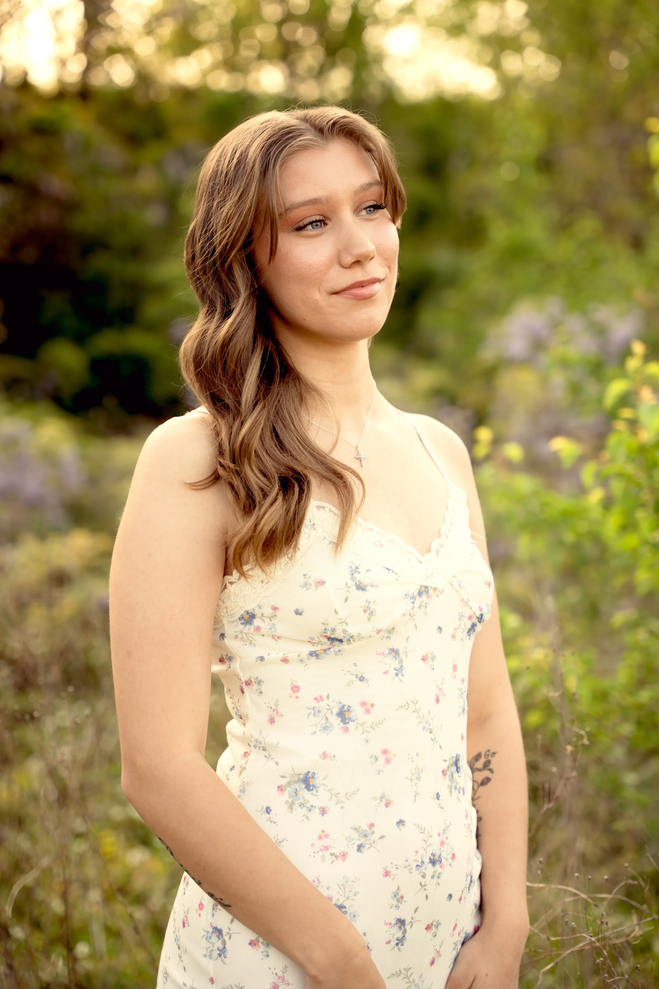 3-seniorphotography-silverlightvisions-photoandfilm-spring-floral-longveiwtx-tall-grass-wildflower.jpg