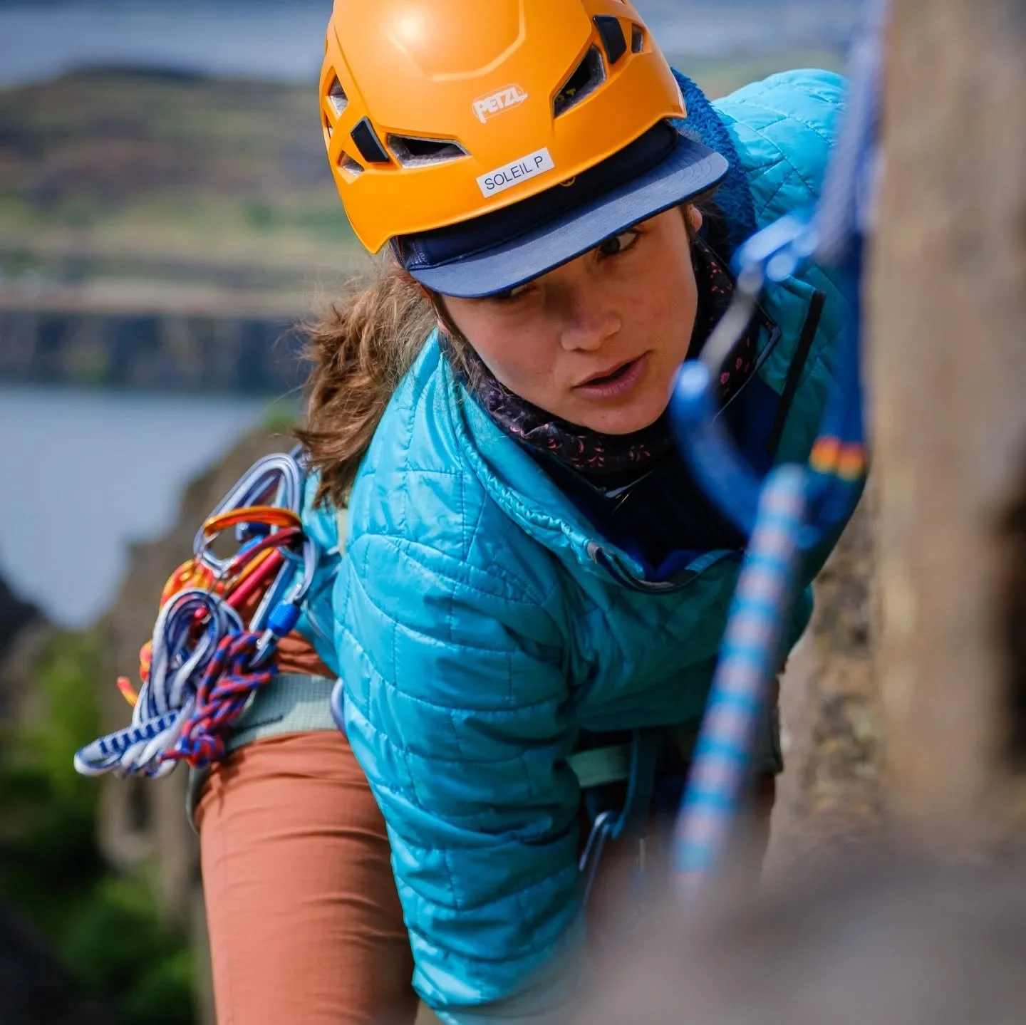 Mazamas 2025 Basic Climbing Education Program Team 4, week 6, mastering the ropes.

#fortheloveofmountains
#mazamas #mazamas1894 #PNW #Climbing #outdooreducation 
📷 @northcoastlocals