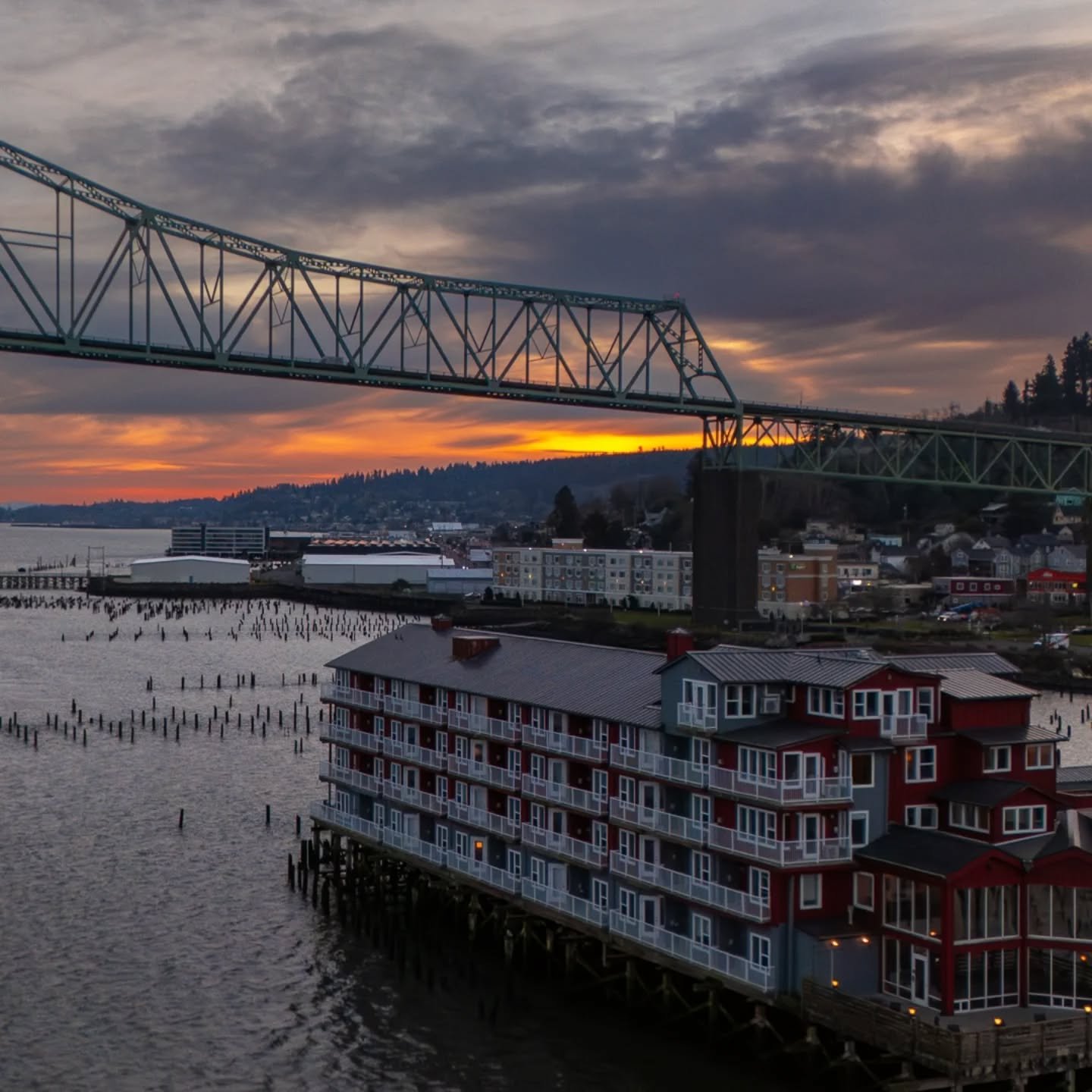 We recently enjoyed a fantastic local "staycation" at the @cannerypierhotel 
It made for the perfect, scenic home base for a lazy few days in Astoria.
1. Sunrise over the hotel
2. Sunset view from our room
3. Brianna keeping things flowing 