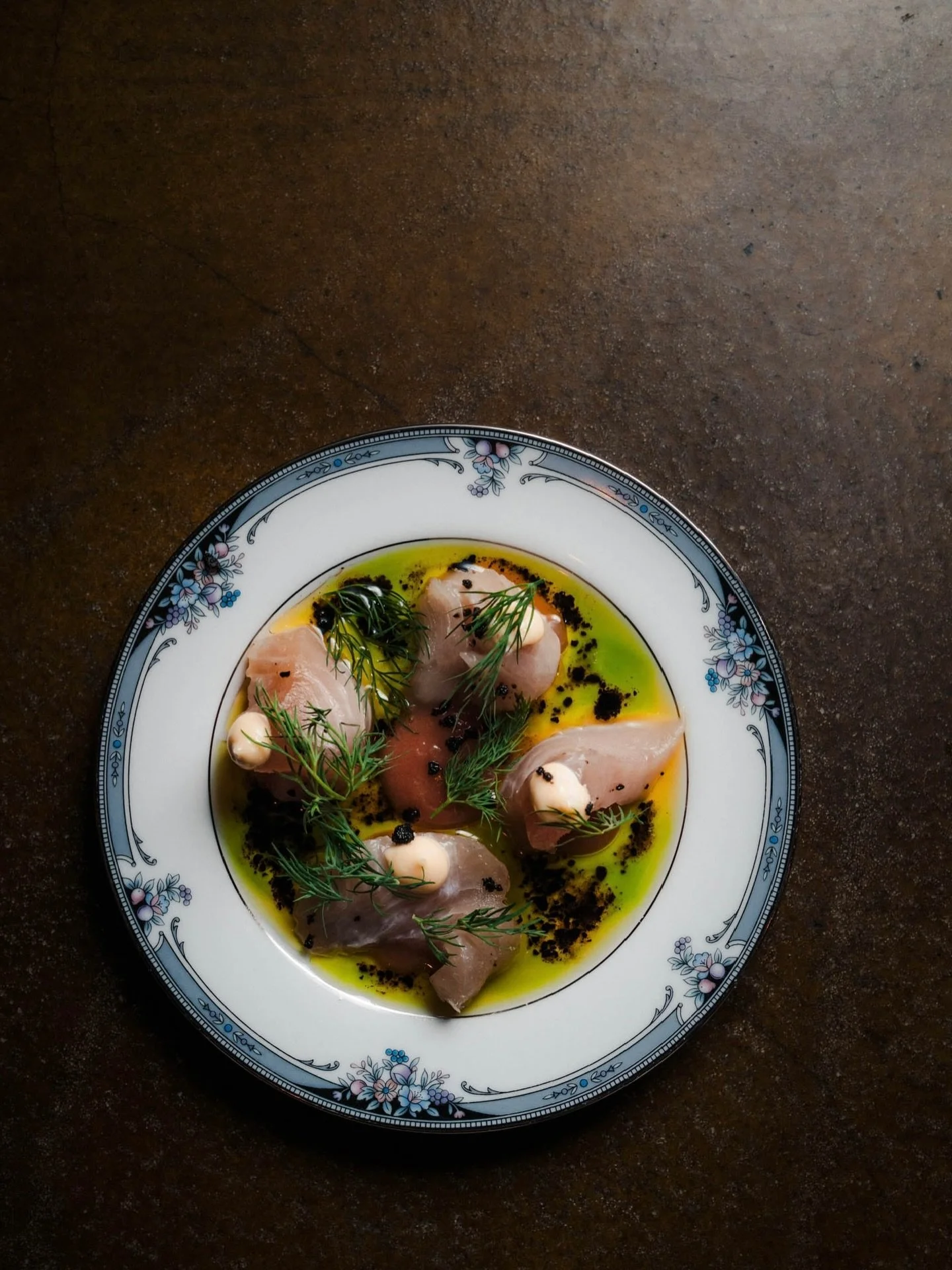 ALBACORE CRUDO

quince, black olive crumble, plenty of olive oil, dill, mayo

Welcome back Thursday! See you tonight? Open 4-9 with happy hour from 4-6💚✨

@thefoxes 

#farmtotable #eatlocal #bellinghamexperience