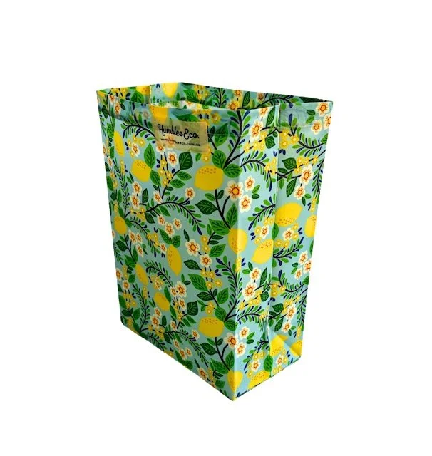 Lemoncello med bag no BG side.jpg