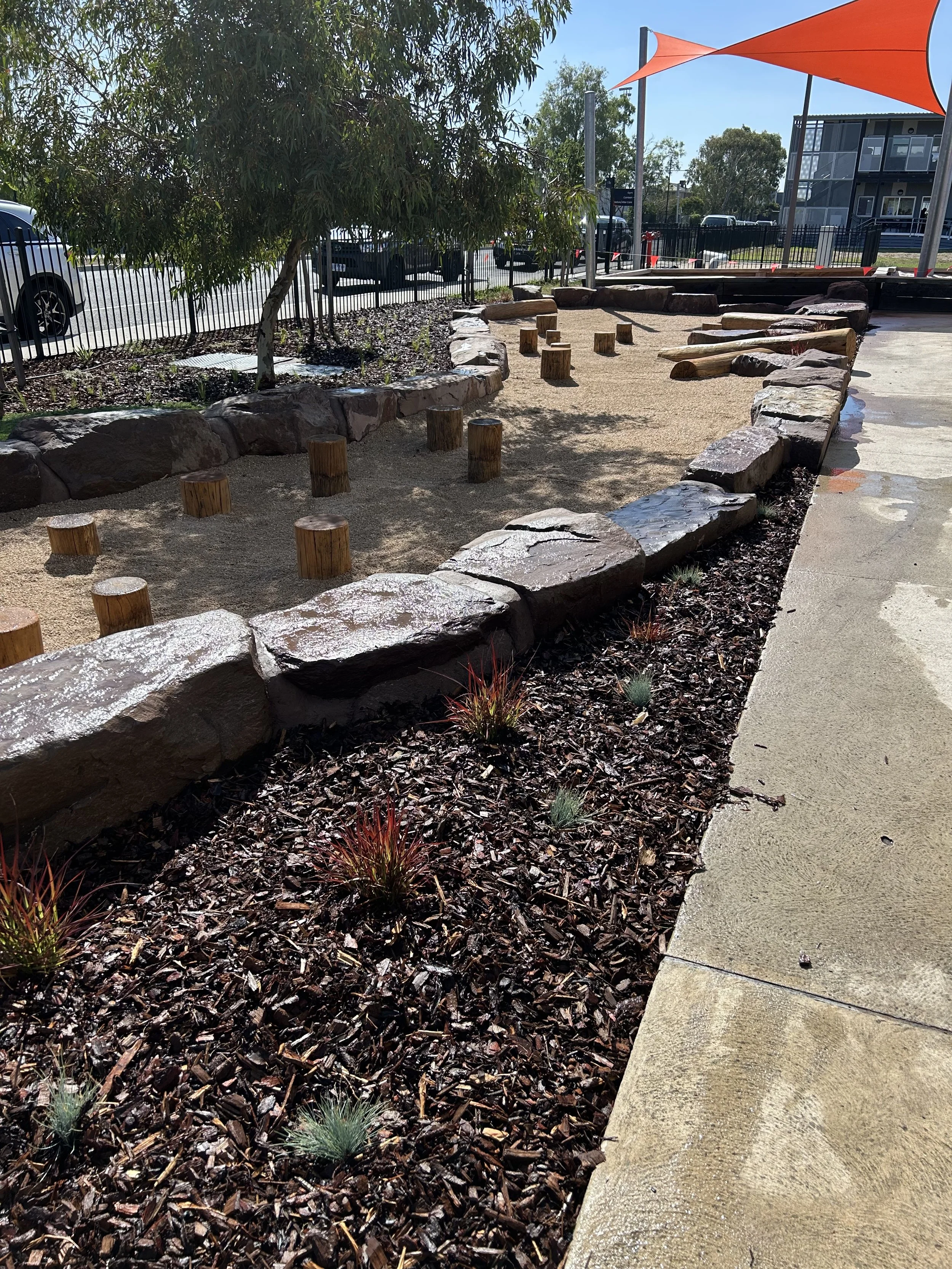Keysborough Primary School - Natural junior play space
