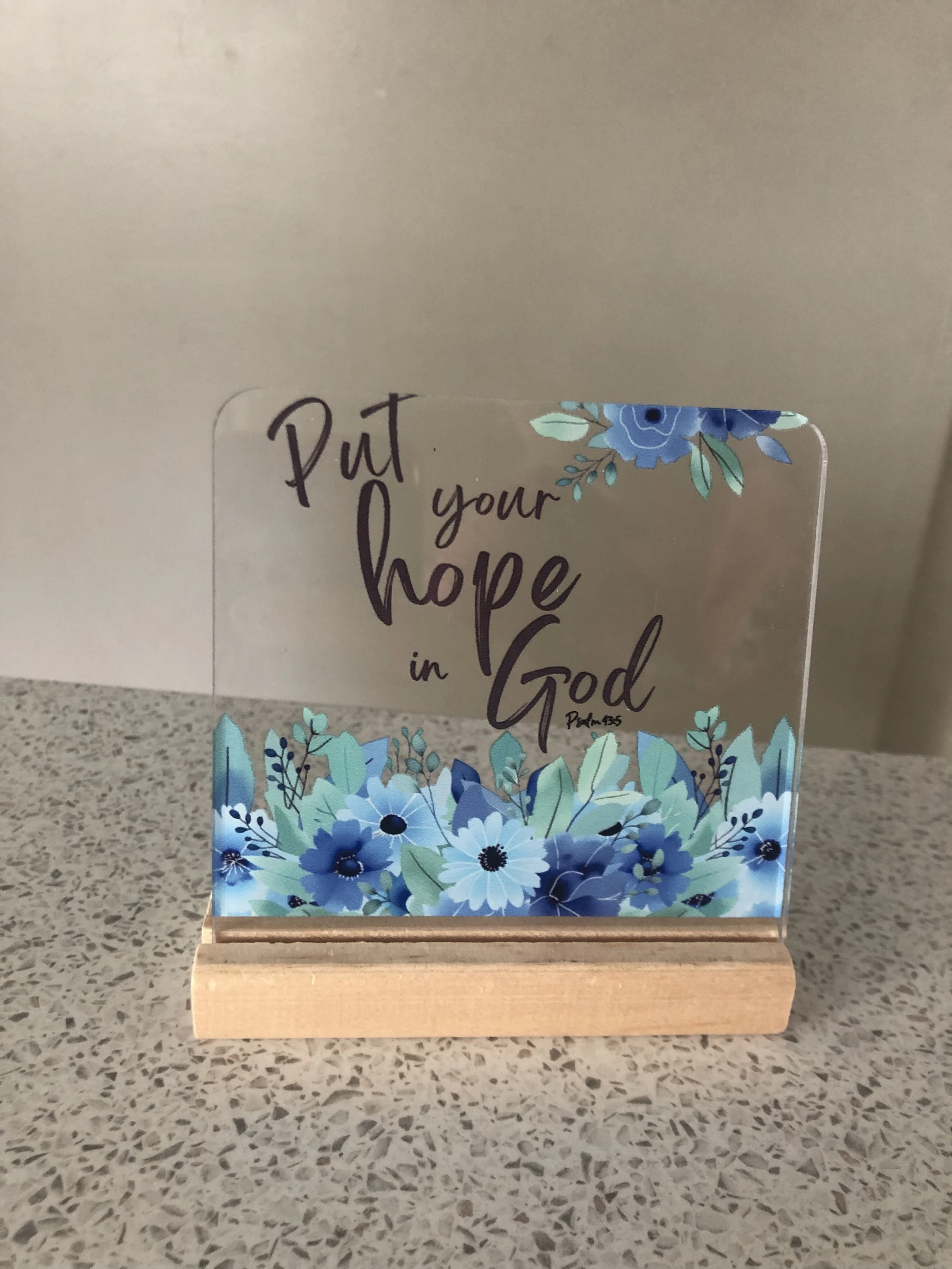 "Put Your Hope in God" Decor