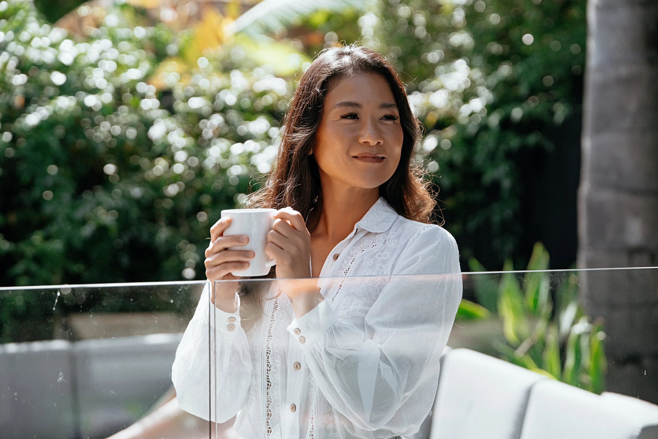 00031_FEMALE_HOME_OUTDOORS_COFFEE_00759.jpg