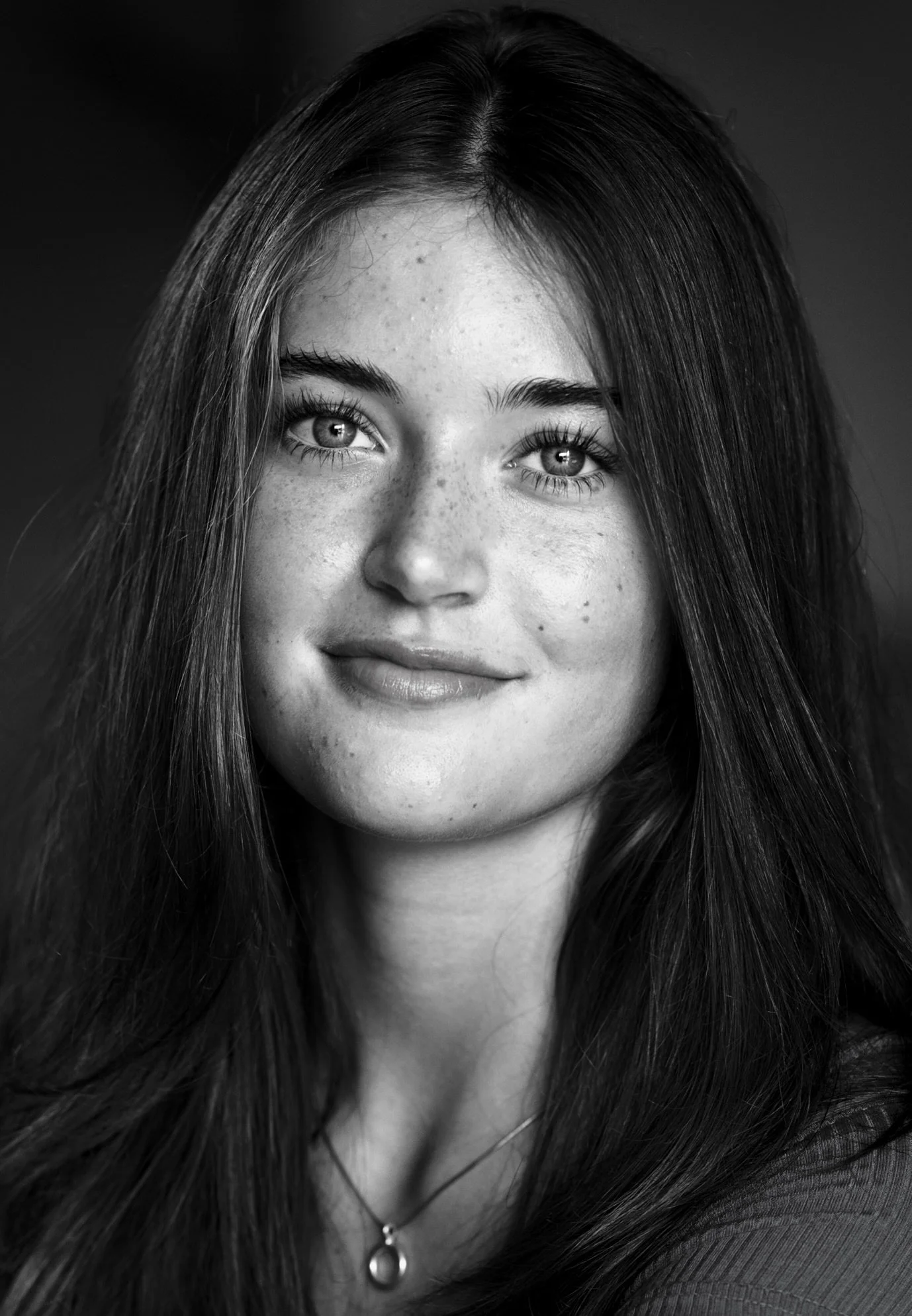 avarah_headshot-1%20(1) Edited.JPG