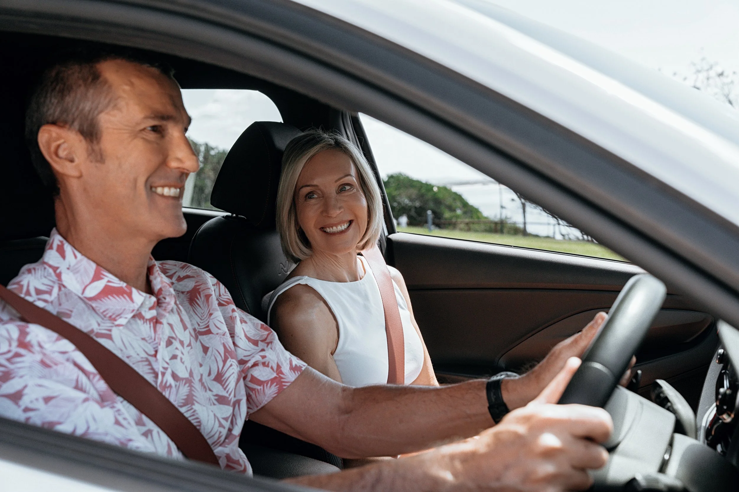 00031_MATURE MALE FEMALE_IN CAR WITH BEACH VIEW_04144.jpg