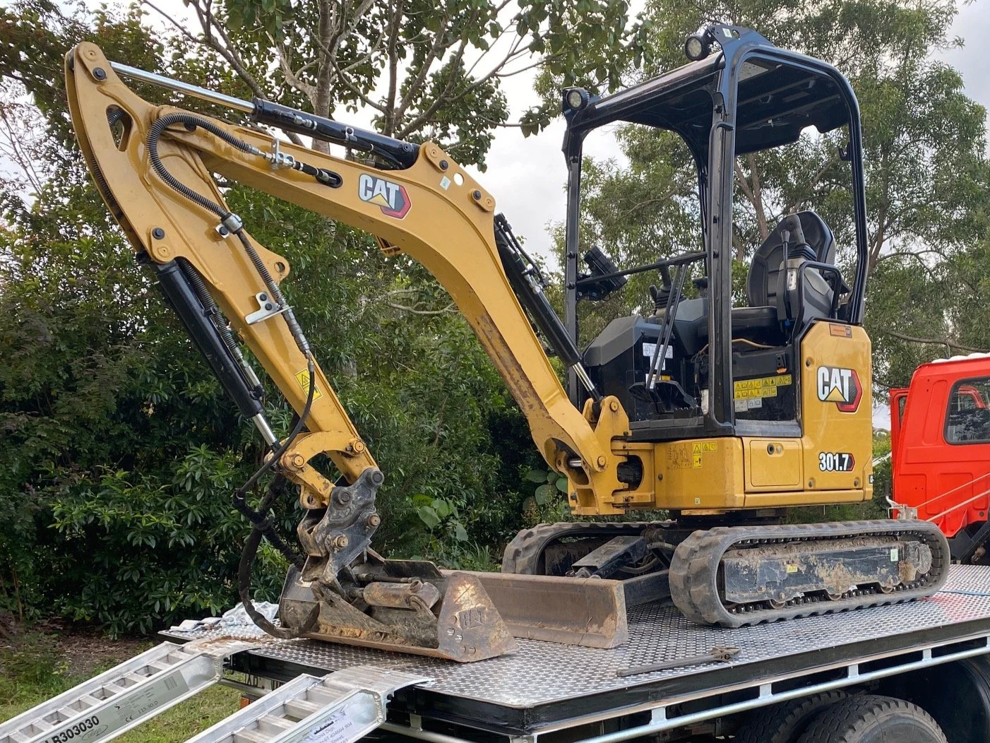 Noosa Digs, CAT mini excavator for landscaping - acreage, rural and in Noosa and surrounds