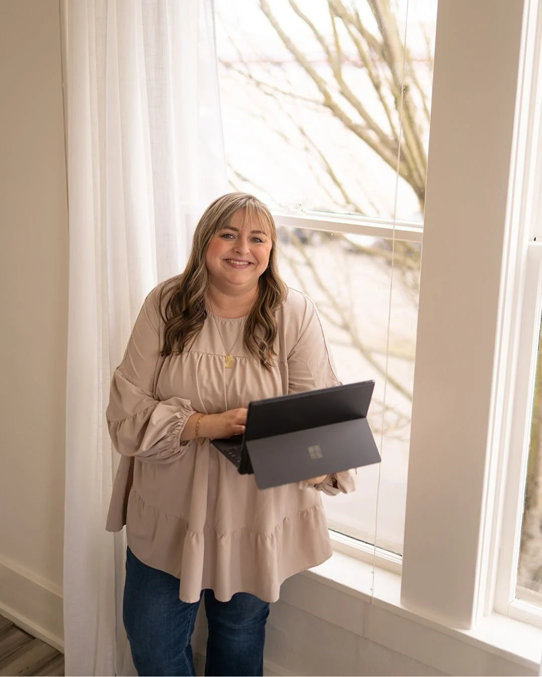 Just over here helping my clients show up consistently without losing their minds.

Content days.
Strategic plans.
Creating, scheduling, posting.
Zero chaos.

If your business is growing but your marketing feels reactive, I&rsquo;ve got room for a fe